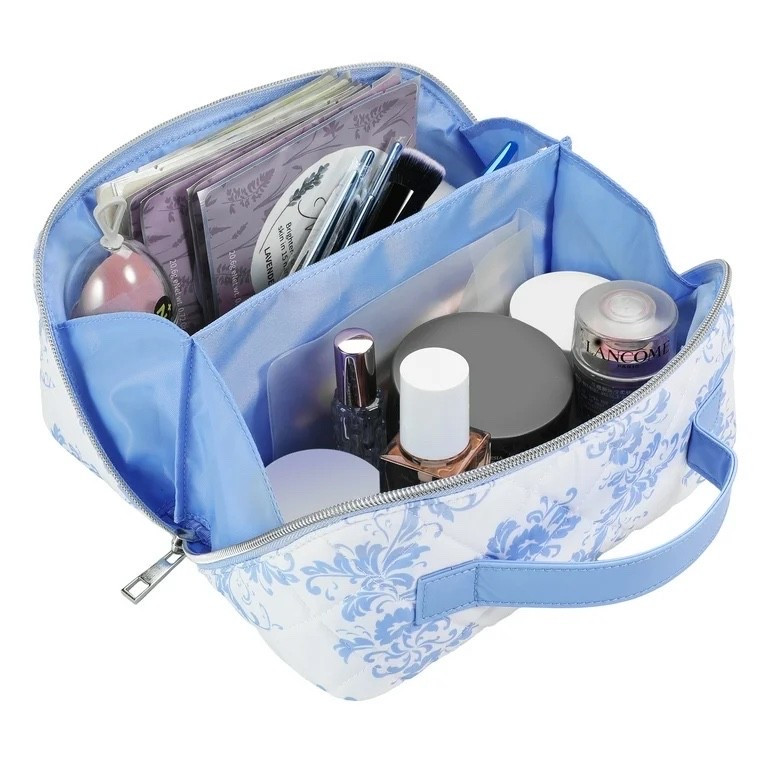 This #makupbag is giving #loveshackfqncy but it’s Walmart and only $10 #travel  #blueandwhite #toile #gift #stockingstuffer #tween #teen 

#LTKHome #LTKTravel #LTKBeauty