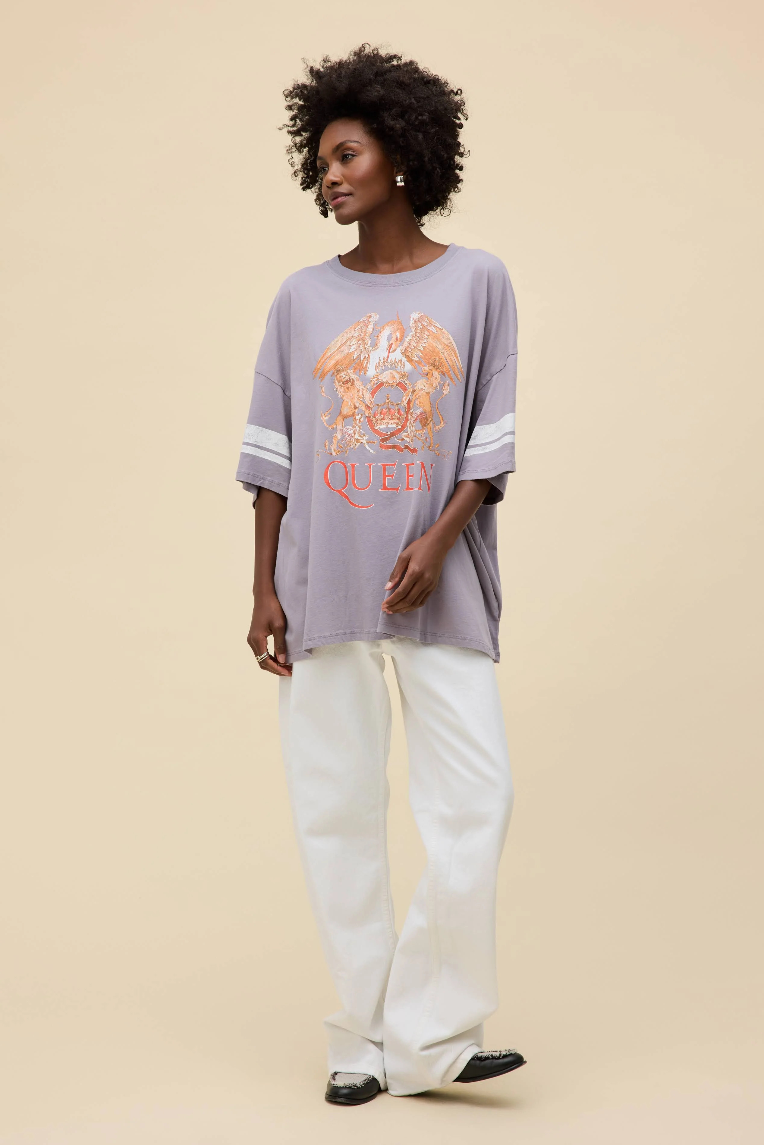 Queen Varsity Crest OS Tee | Daydreamer | Daydreamer