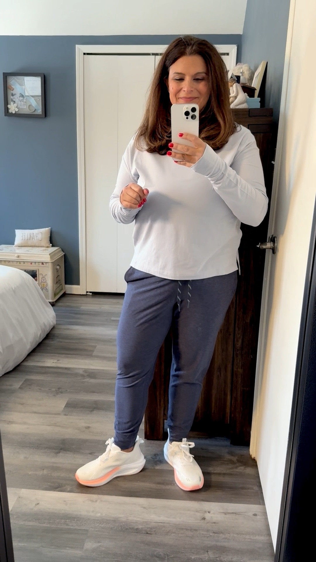 Quick mirror try-on of the FLX set I grabbed 🤍
These are the FLX Wander joggers + the Restore long sleeve tee. The joggers have that relaxed, easy fit with the drawstring waist and side panel detail, and the tee is super soft with thumb holes (which I will always love). It’s one of those outfits that looks put together but feels like you’re in loungewear.
Both are on sale right now, which makes it even better.
#ad @kohls kohls #kohlspartner #kohlsfinds


#LTKootd #LTKmomlife #LTKActive