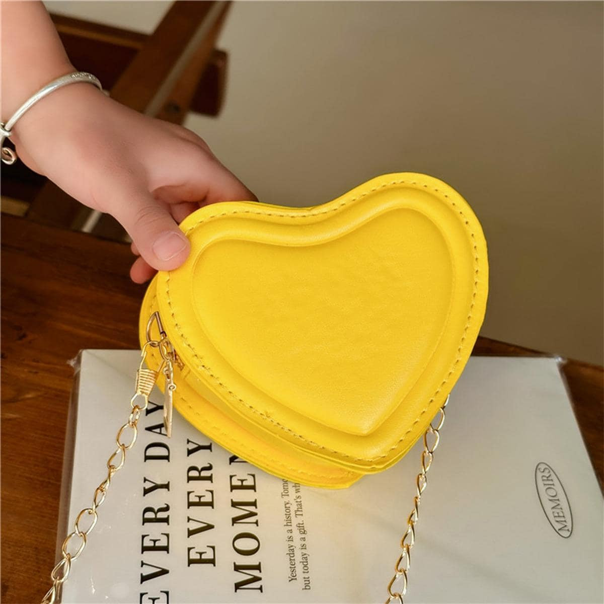 Fashionable Novelty Bag Heart Design Yellow Mini Chain Valentines, Fashionable Butter Yellow Bag ... | SHEIN