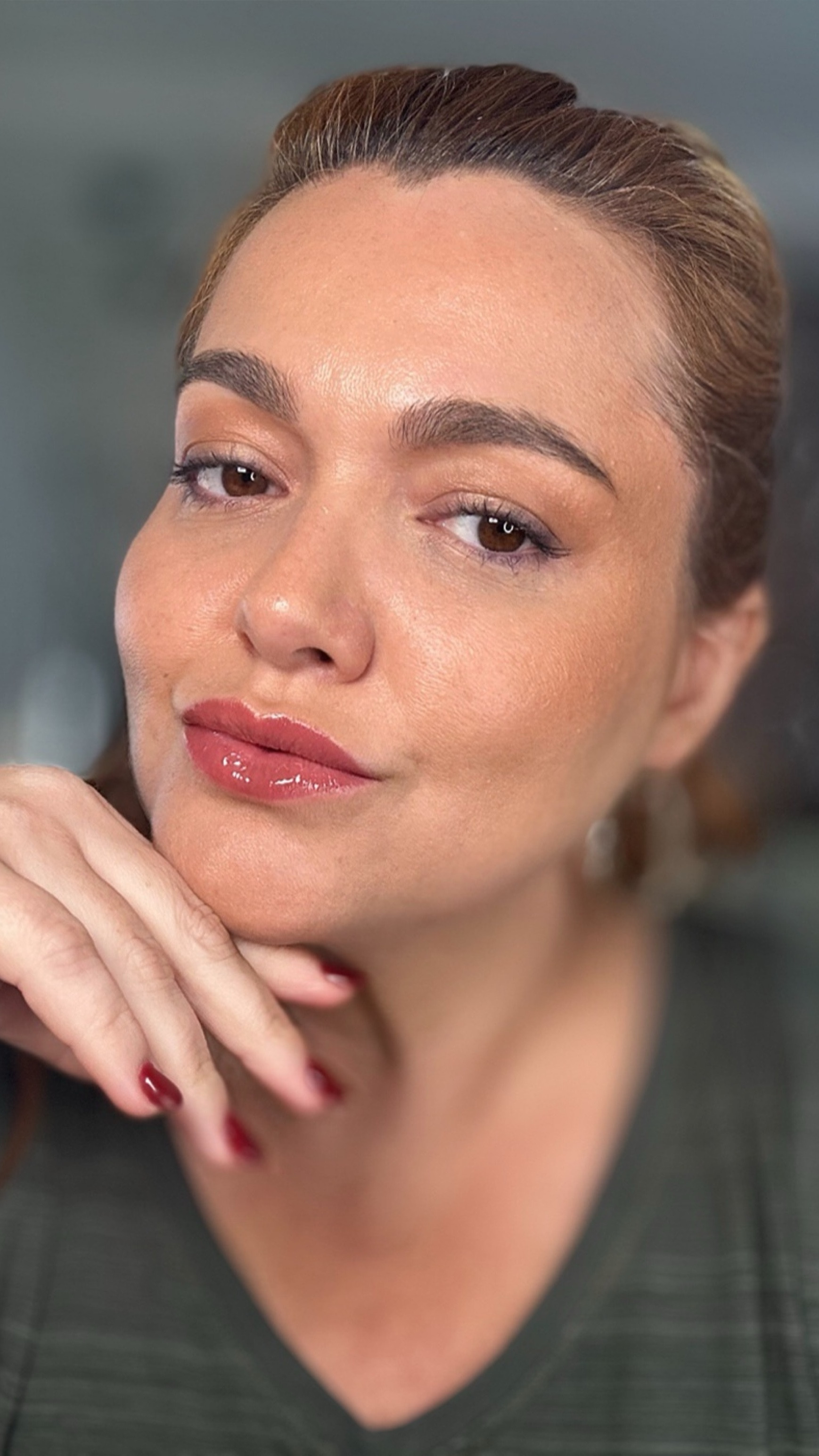 O gloss Maximizer da Nina Makeup virou meu queridinho!
Ele tem um brilho lindo, é super confortável nos lábios e ainda tem ativos que hidratam e dão aquele volume leve, na medida certa.
Não é só bonito — trata enquanto embeleza!
Na minha @ltk.brasil você encontra o link pra ir direto para o site da @ninamkup ! Nos stories ou na bio !!

#NinaMakeup #GlossMaximizer #BrilhoComTratamento #LábiosRadiantes