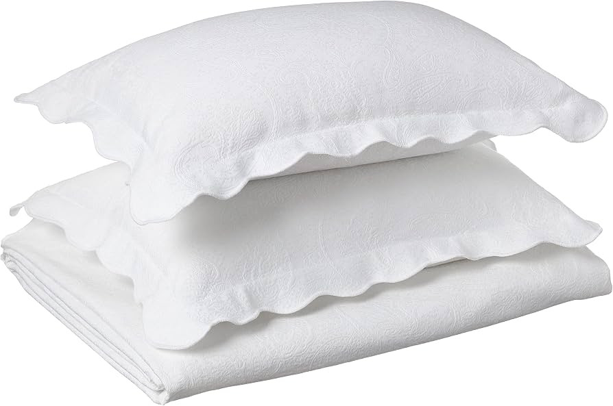 Roycroft Prada Portuguese Matelasse Bedspread/Sham Set, Queen Size, White | Amazon (US)