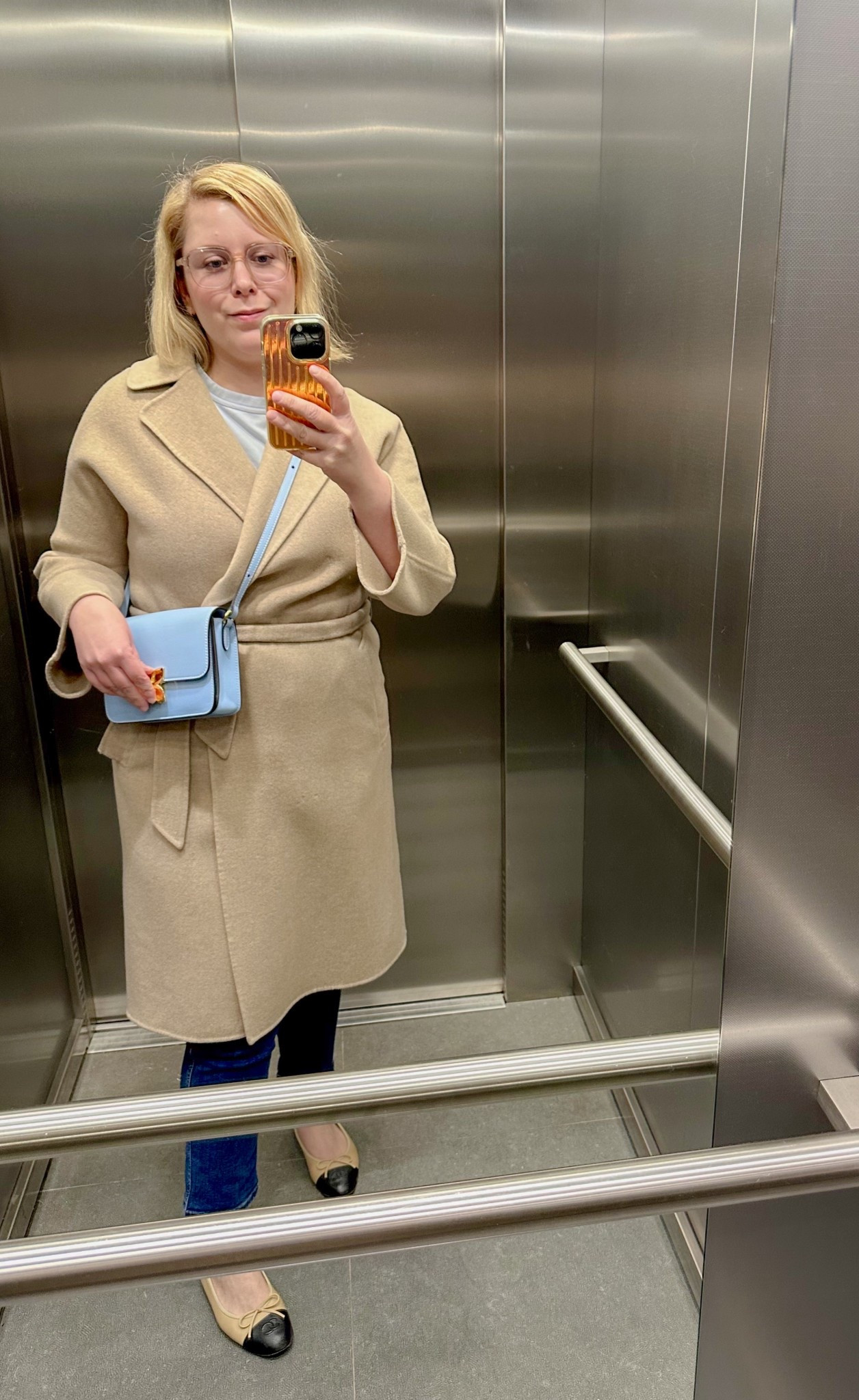 OOTD elevator selfie 🤳 

Beige wrap coat by Weekend Max Mara
Baby blue mini Hortensia bag by Fleuron Paris
My favorite t-shirt by Uniqlo
Sézane denim
Chanel ballet flats 

#LTKItBag #LTKSeasonal #LTKStyleTip