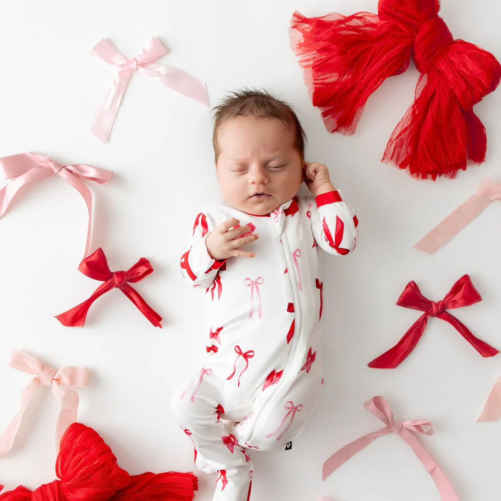 Zippered Footie in Small Love Bow | Kyte Baby