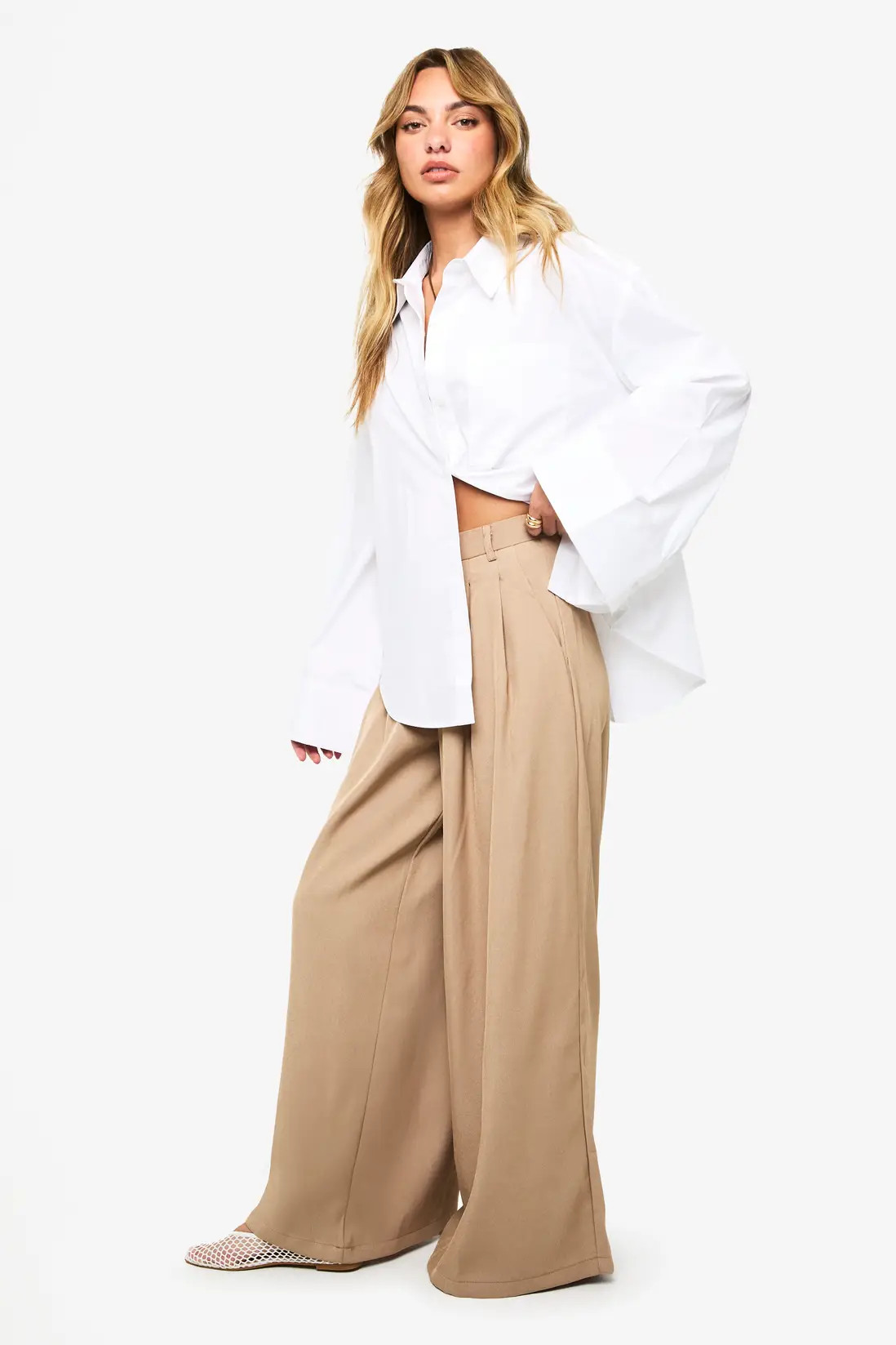 Taupe Tailored Pleated Wide Leg Trousers | Boohoo | Boohoo.com (UK & IE)