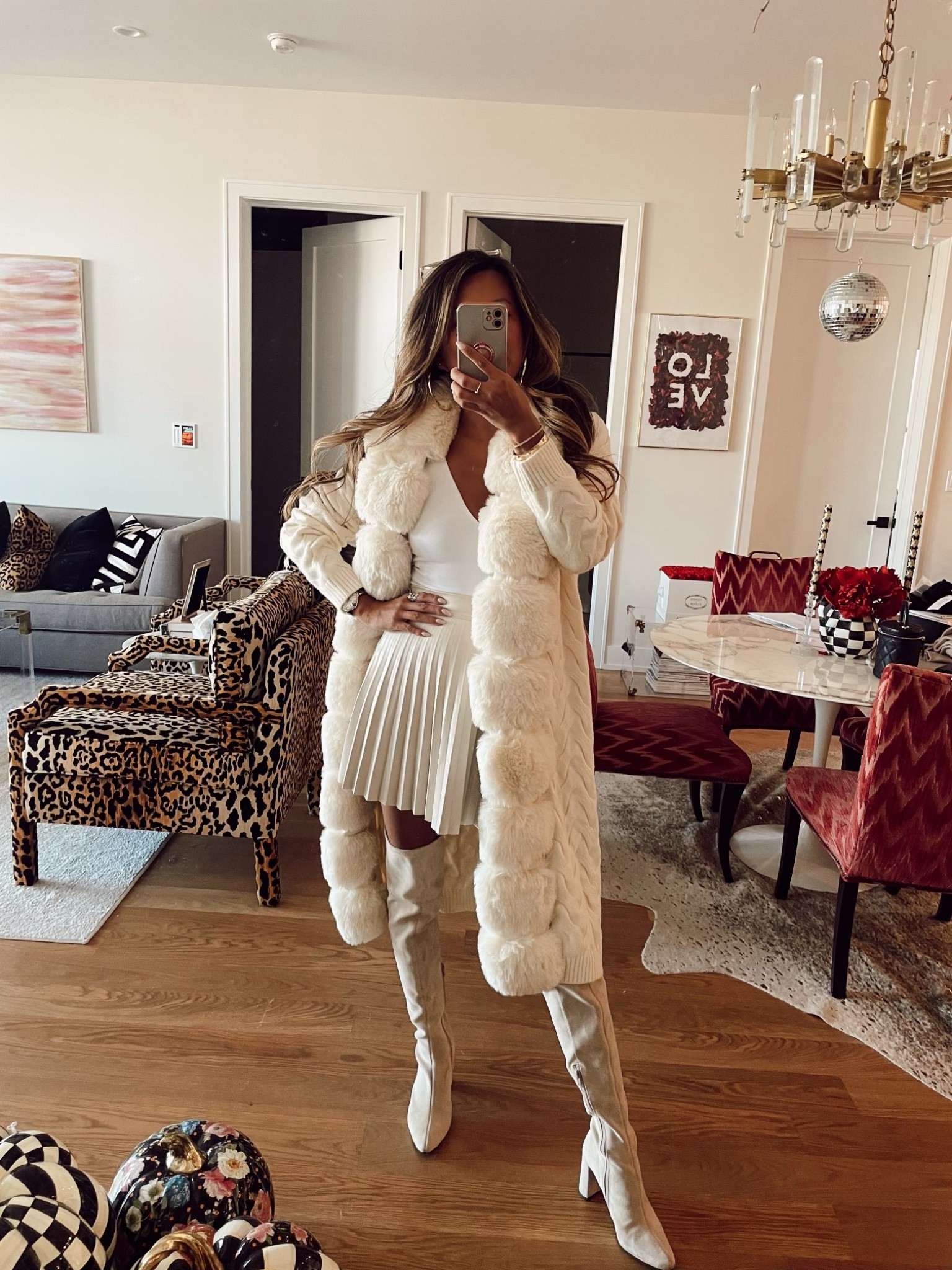 Monochrome fall outfit idea!

Neutral fall outfit, all white outfit, fall style, fall outfits, fall aesthetic 

#LTKSeasonal #LTKstyletip