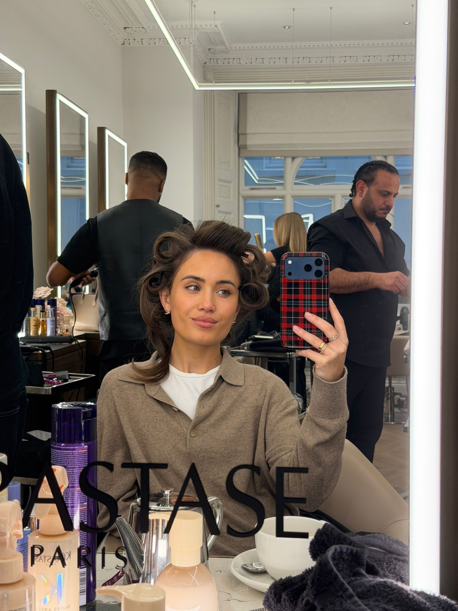 Getting ready with Kerastase🤍 using the new Gloss Absolute Products 

#LTKbeauty