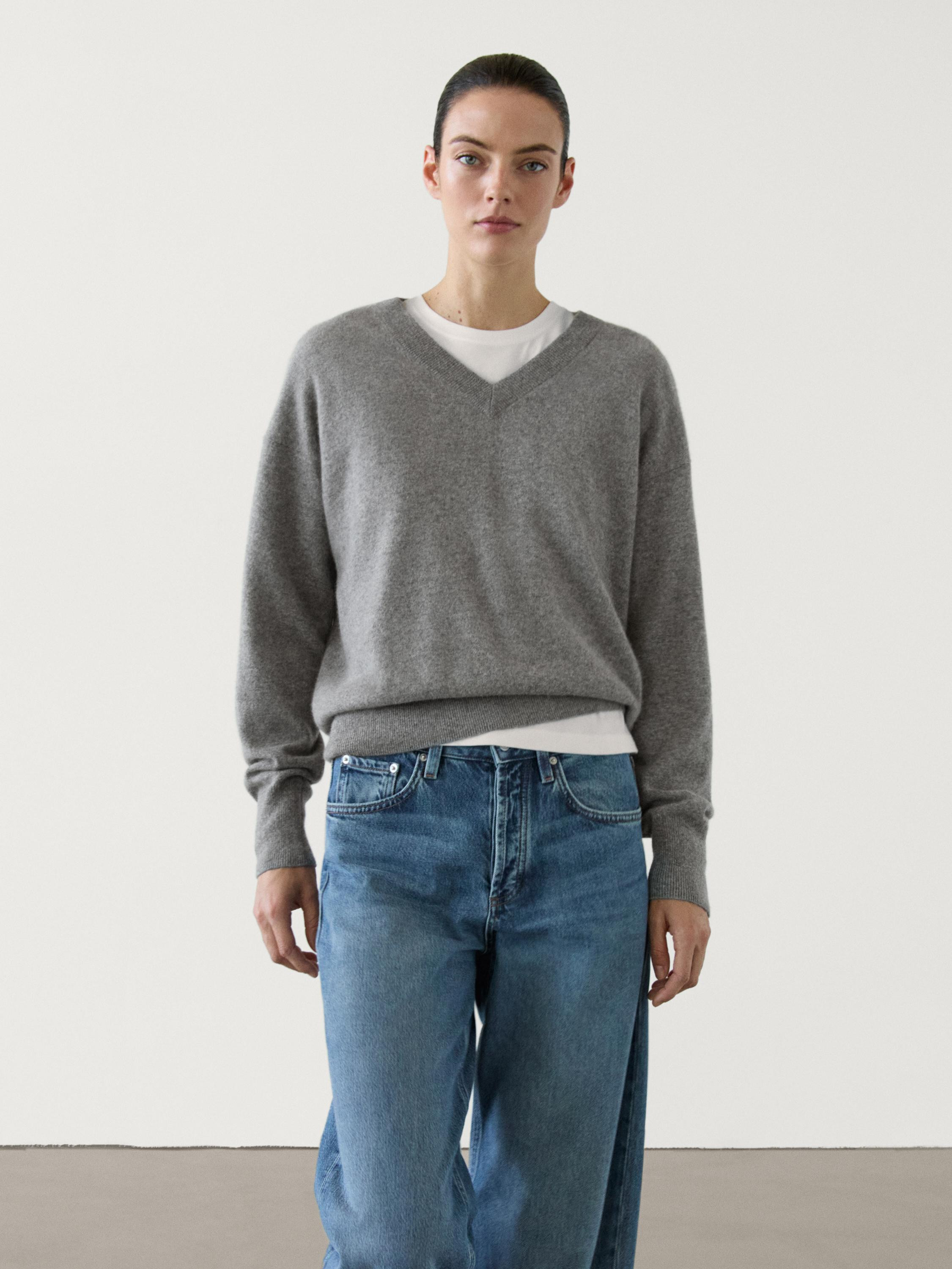 Knit 100% cashmere V-neck sweater | Massimo Dutti US