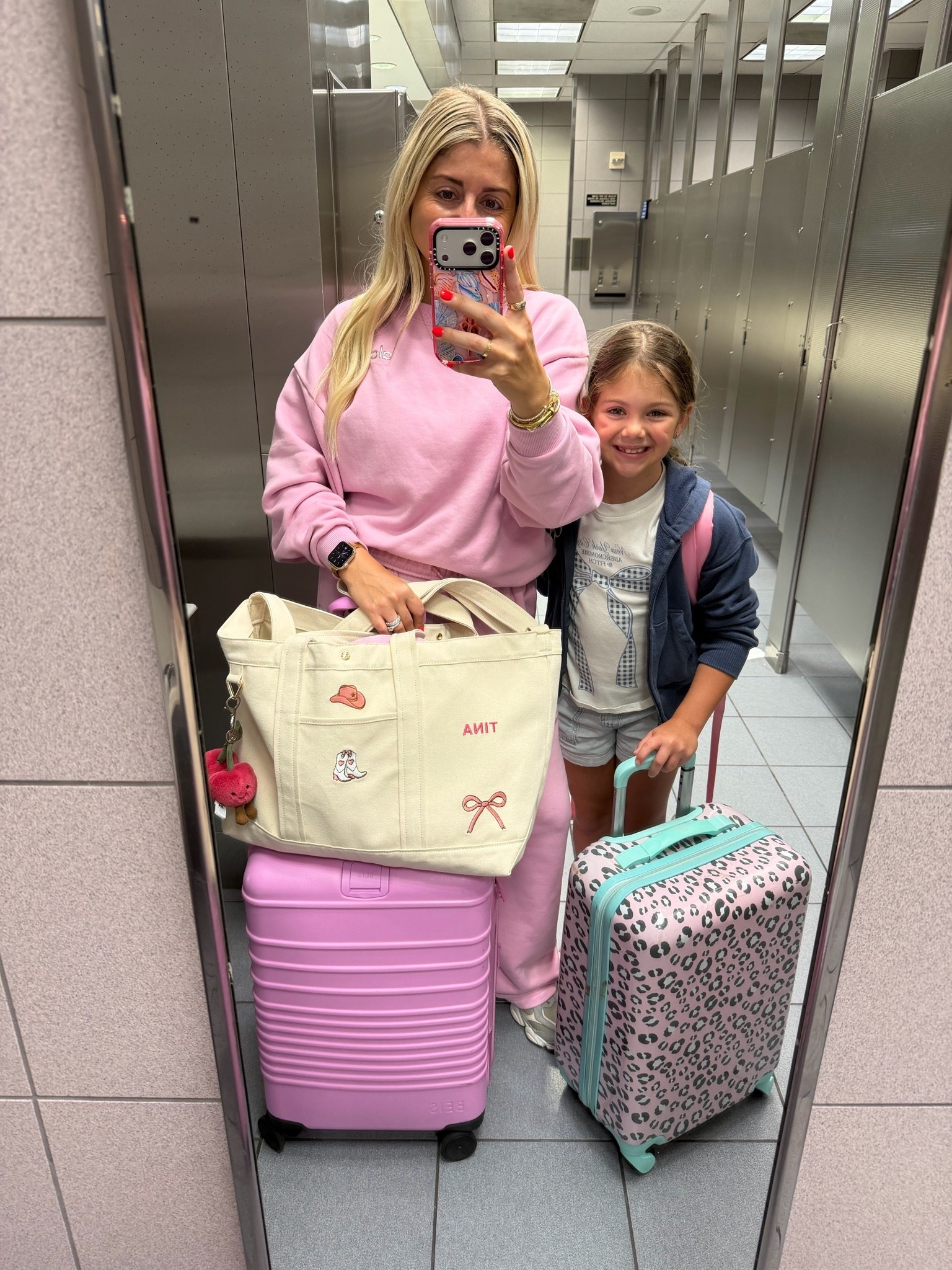 Airport outfits
Small set

#LTKootd