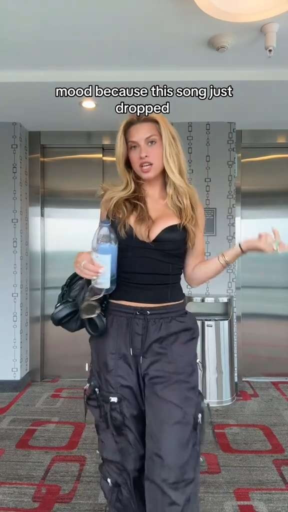 mood 

 #LTKStyleTip