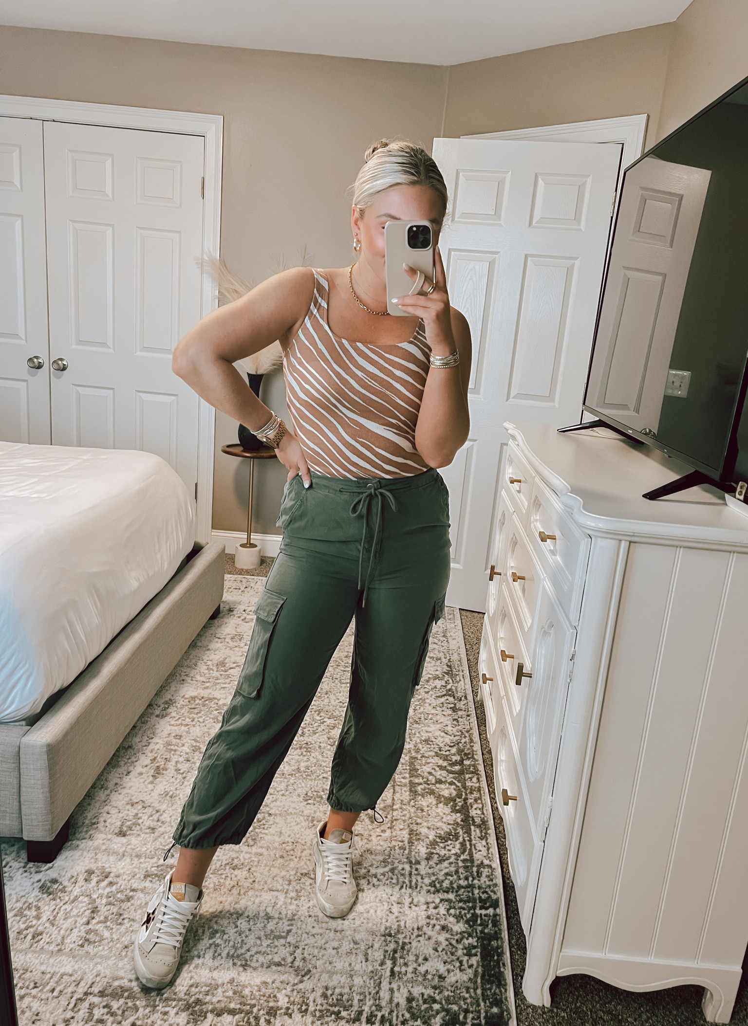 Target tank: $8 - wearing XS 
Target cargo pants: $30 - wearing a 4
Target two-toned claw clip: $8
Everything runs TTS 



Target / casual style / tank / cargo pants / outfit inspo / outfit idea / target style / affordable fashion / office 

#LTKSeasonal #LTKunder50 #LTKstyletip