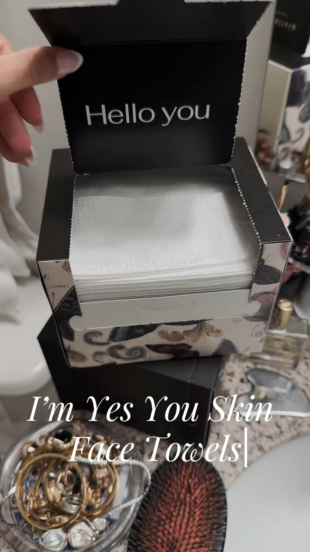 “Hello, you.”

We need to talk about that bathroom towel.

This is step 0 now — Yes You Skin Face Towels before I even cleanse. Clean skin deserves a clean surface.

Goodbye, old habits.
Hello, intentional skincare.

@yesyou

#yesyou #yesyouskin #skincare #nighttimeroutine #glowup