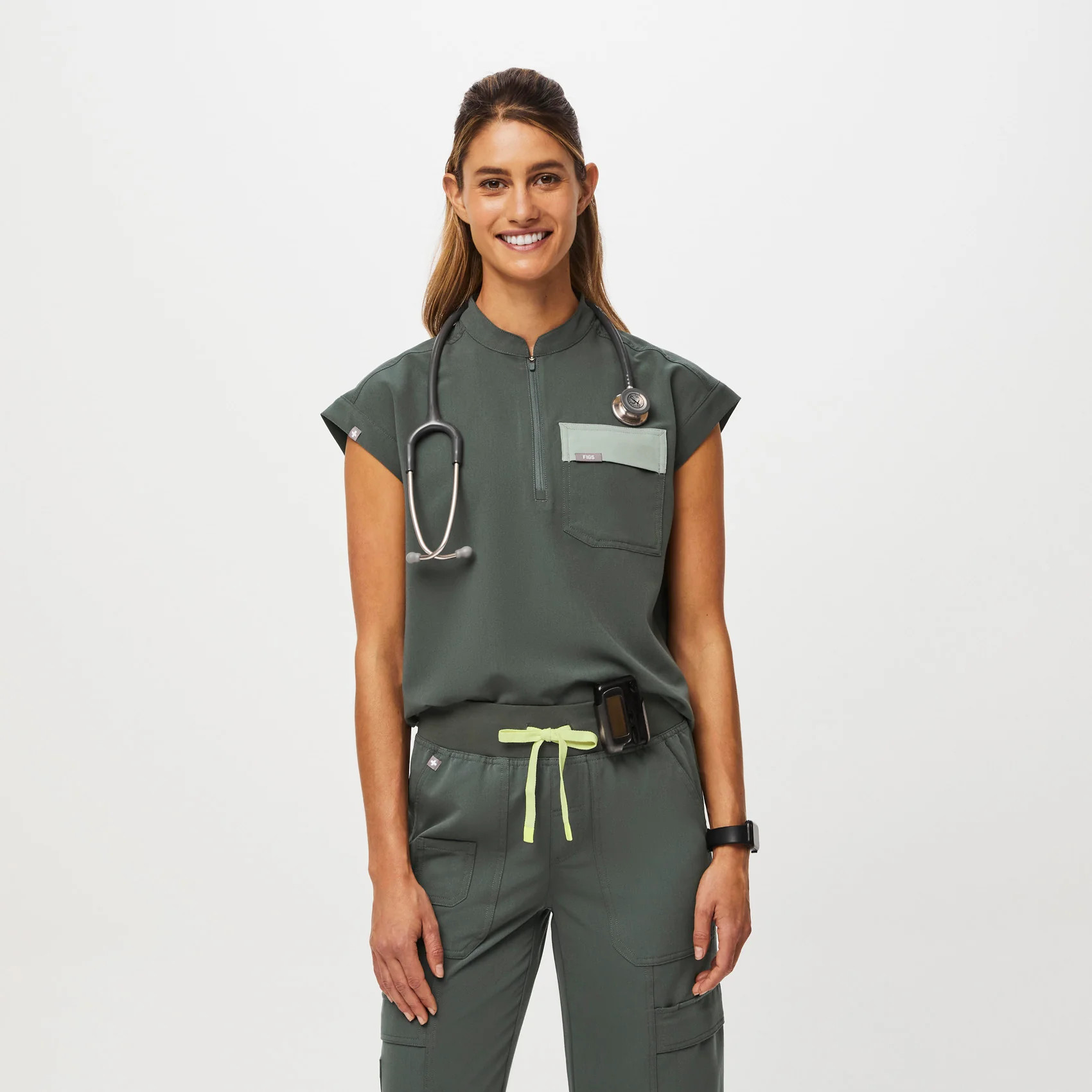 Kisumu Cargo Scrub Top | FIGS