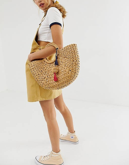 Cesto de caña con pompón Cresent de Hat Attack | ASOS (Global)