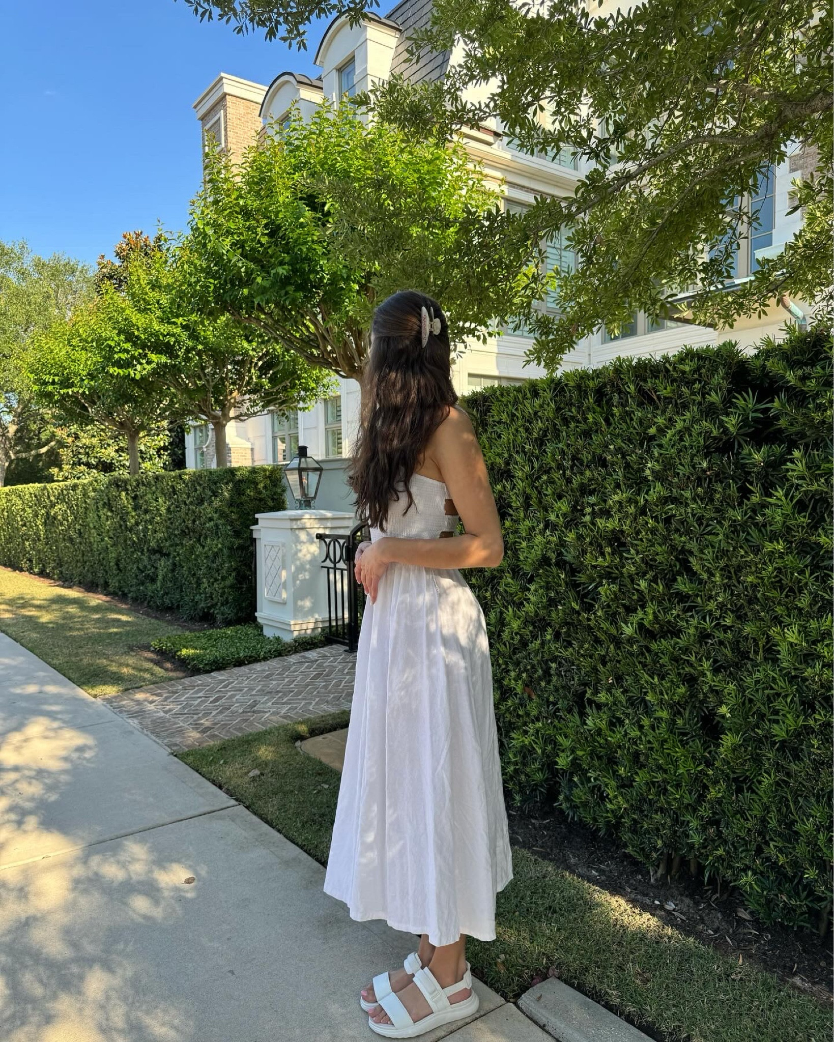 The cutest summer sandal!! 🥥