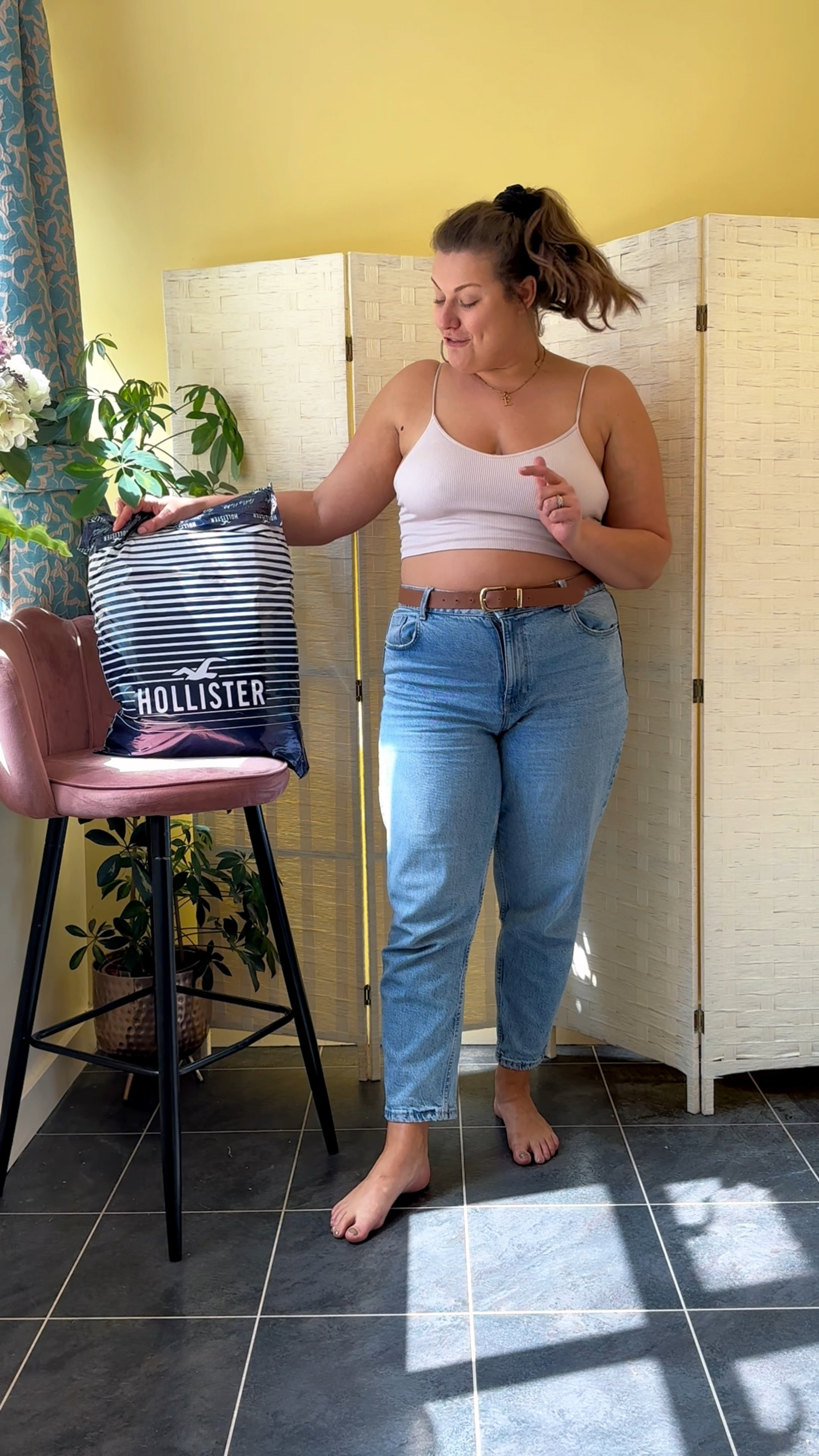 Hollister I am shooketh! These jeans are dreamy 😍 I’ve shared the sizes on screen with you but surprisingly they run big!

#LTKunder50 #LTKcurves