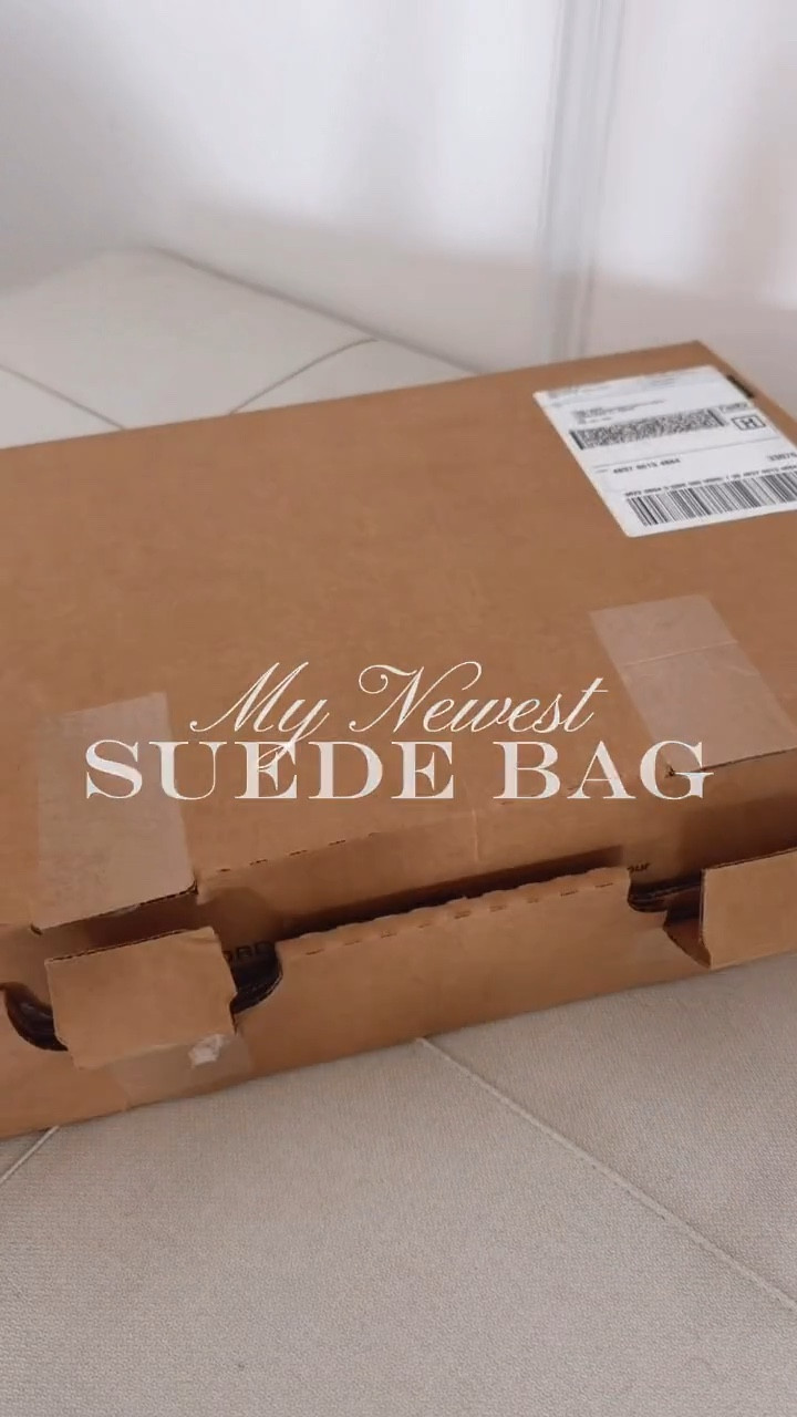 My newest bag, love the suede, It’s pretty big, has lots of space, love the quality and the gold details. 



#LTKU #LTKOver40 #LTKSeasonal