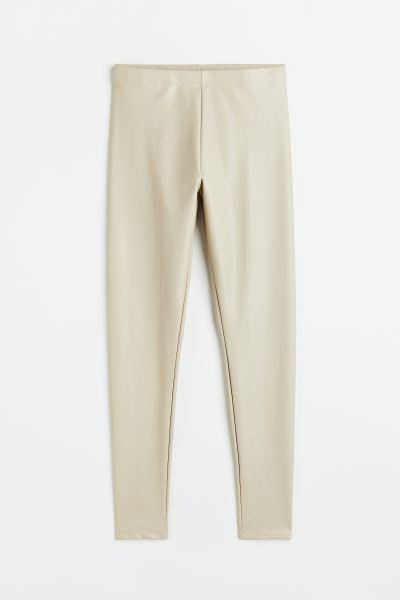 Leggings aus Lederimitat | H&M (DE, AT, CH, NL, FI)