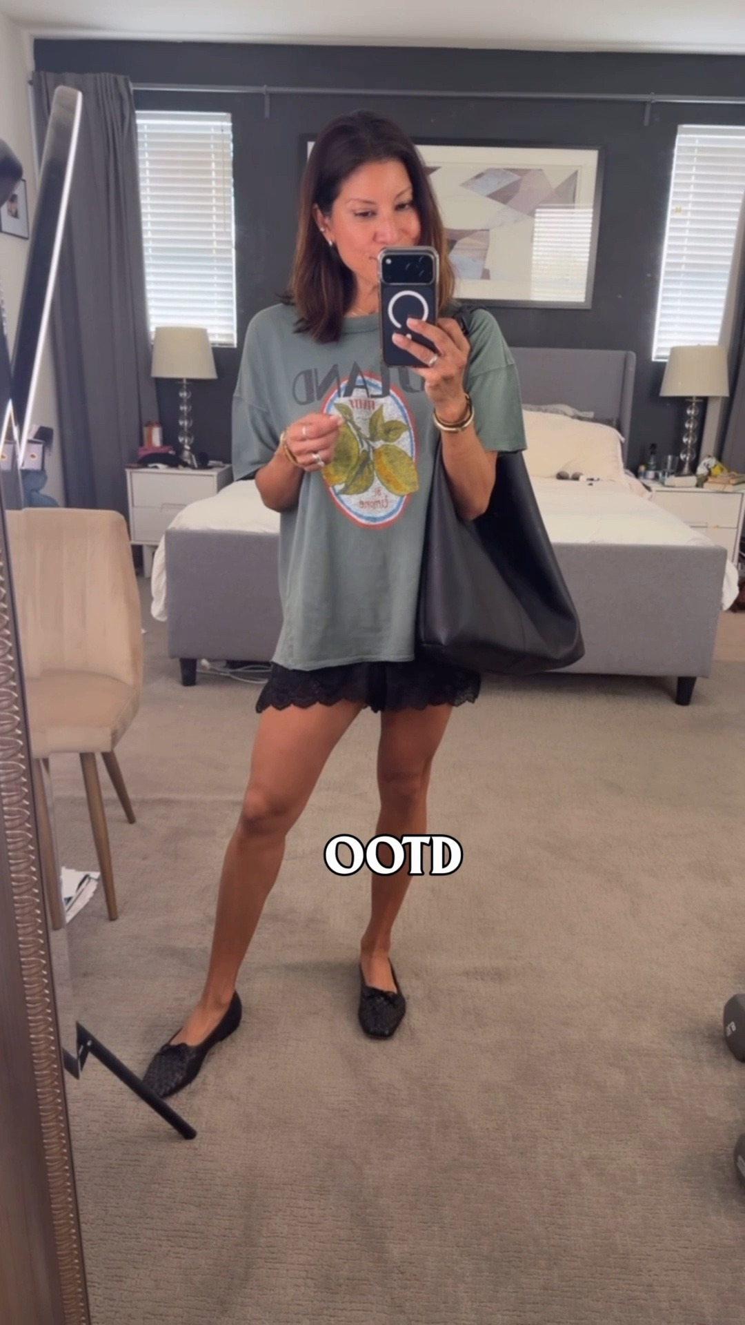 Making errands look cute in lace boxer shorts 

@Aerie 
Both pieces xs 
Flats tts 7 1/2 

#LTKOver40 #LTKSeasonal #LTKootd