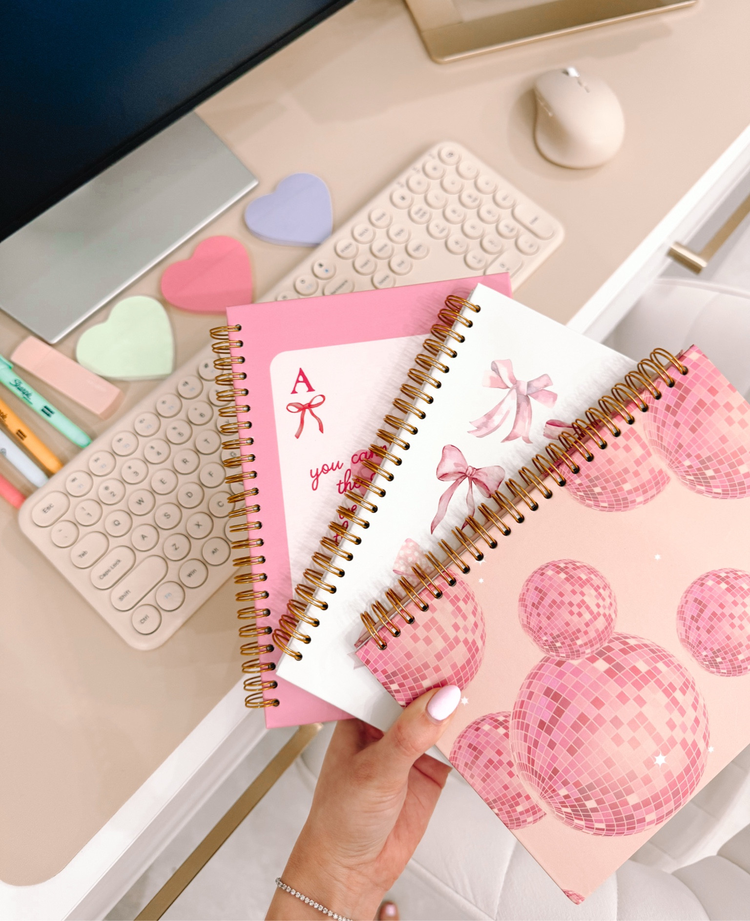 My office current must haves 🎀💗