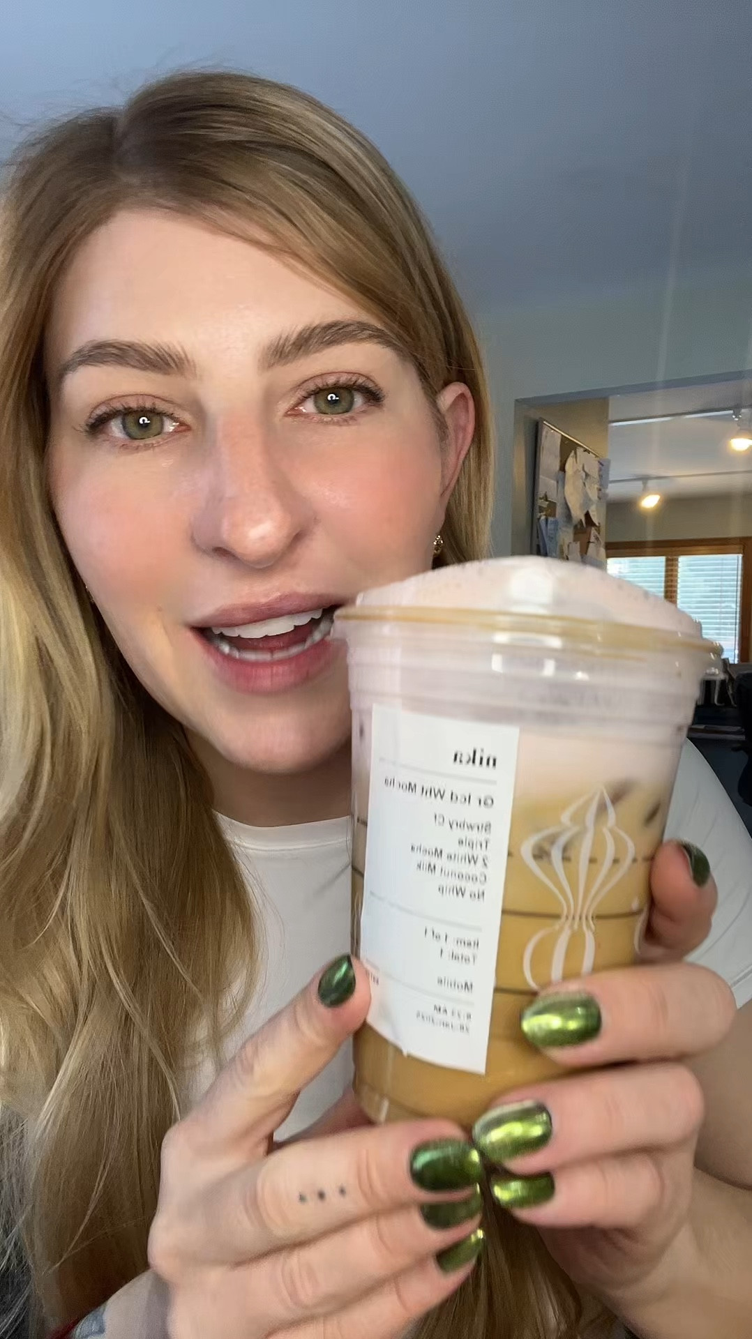 I’ve been getting this forever w my star reward & I always tell people how good it is 🍓 like Neapolitan 🥰 @starbucks #starbucks #drinkspecials #starbuckscoffee 