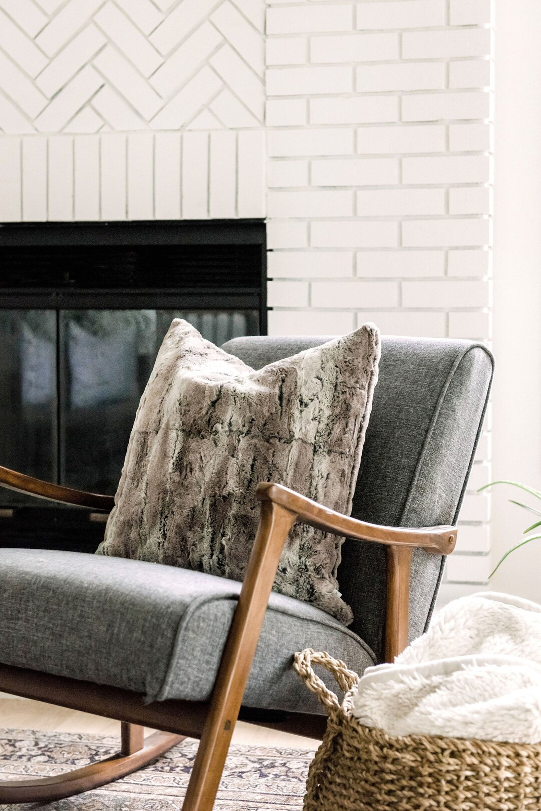 Pillow cover, Mountain Fox textured faux fur | Etsy (US)