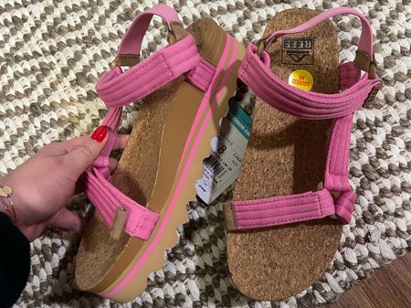 Platform reef sandals 💕

#LTKSeasonal #LTKSpringSale #LTKMostLoved