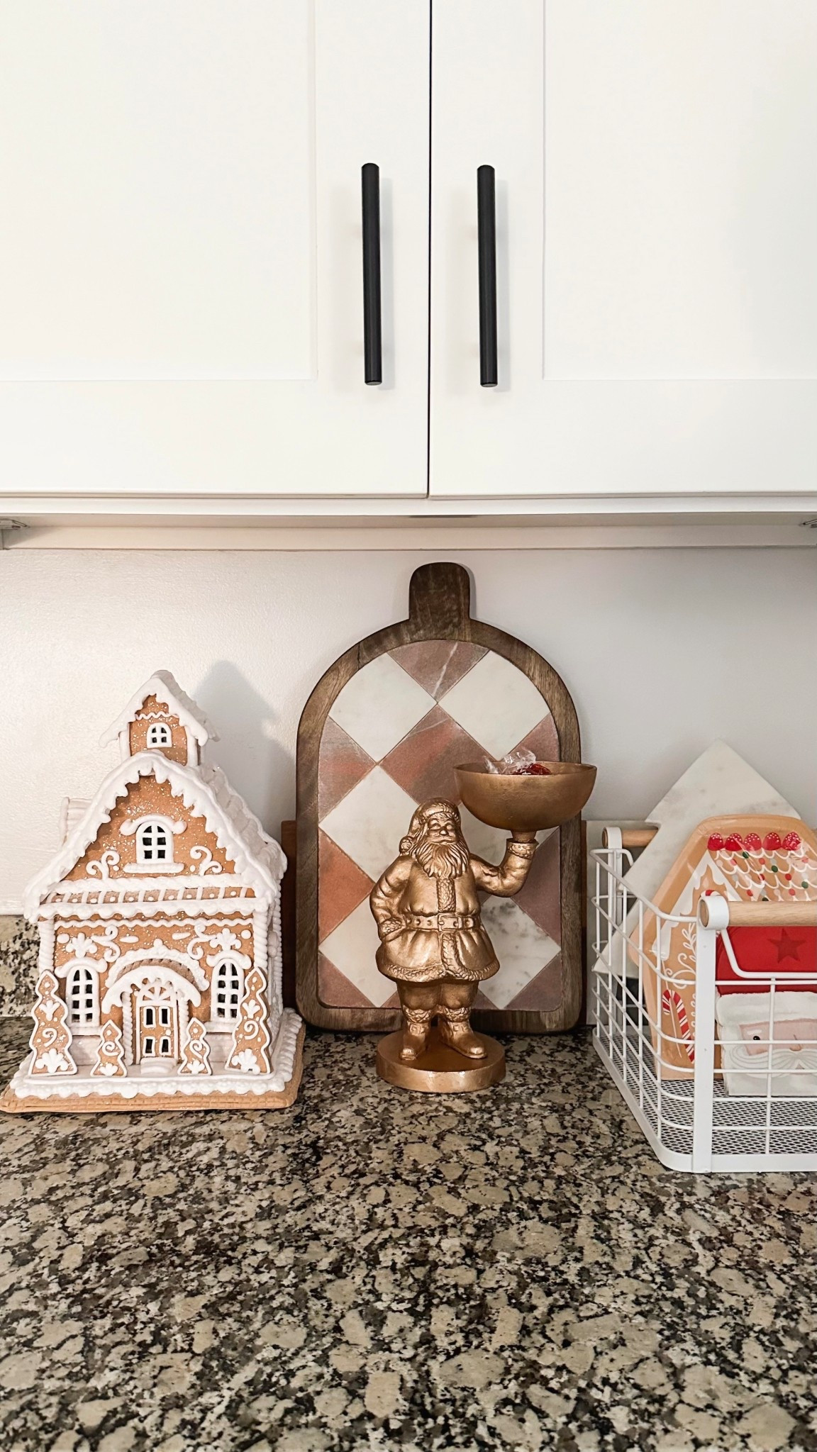 Santa Serving Bowl

#LTKSeasonal #LTKHome