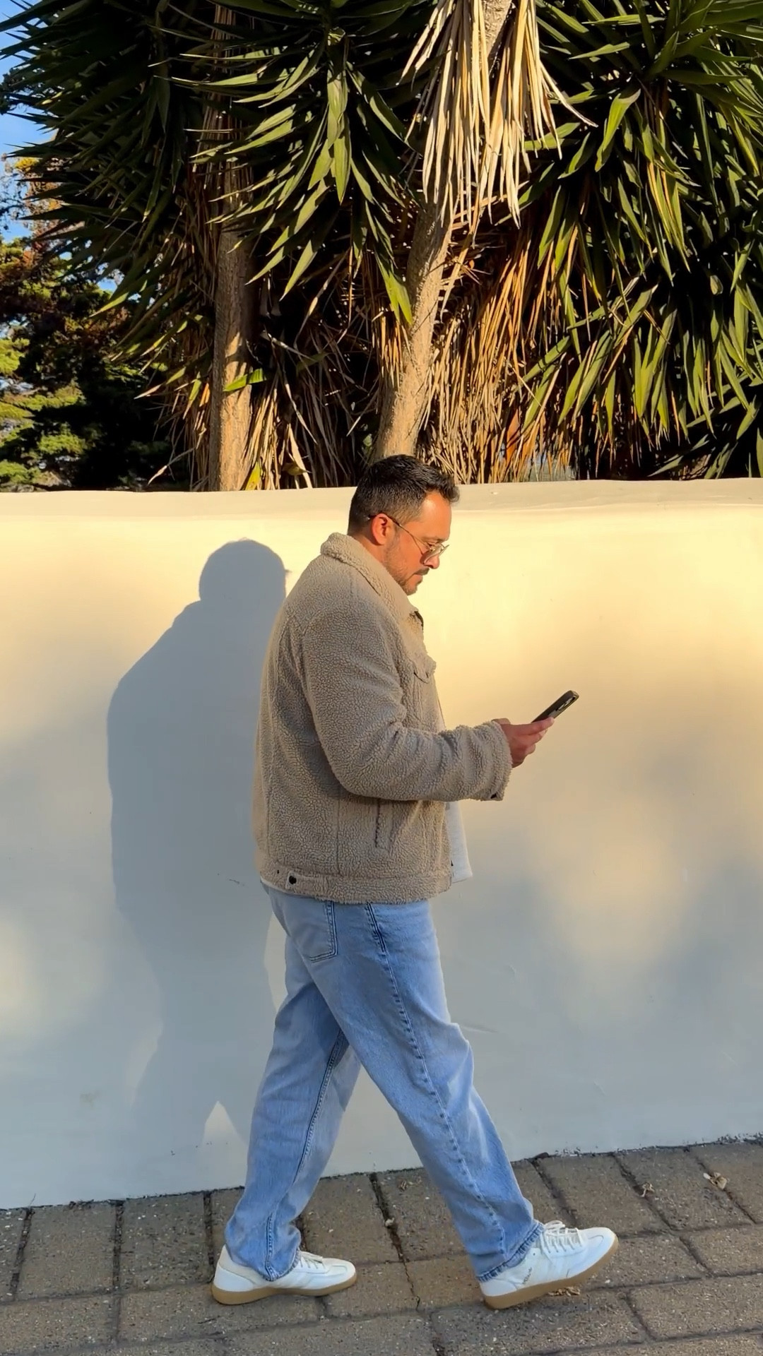 Anthony’s fall ootd! Warm Levi’s Sherpa jacket, Walmart jeans, and adidas spezial.

#LTKShoeCrush #LTKootd #LTKMens