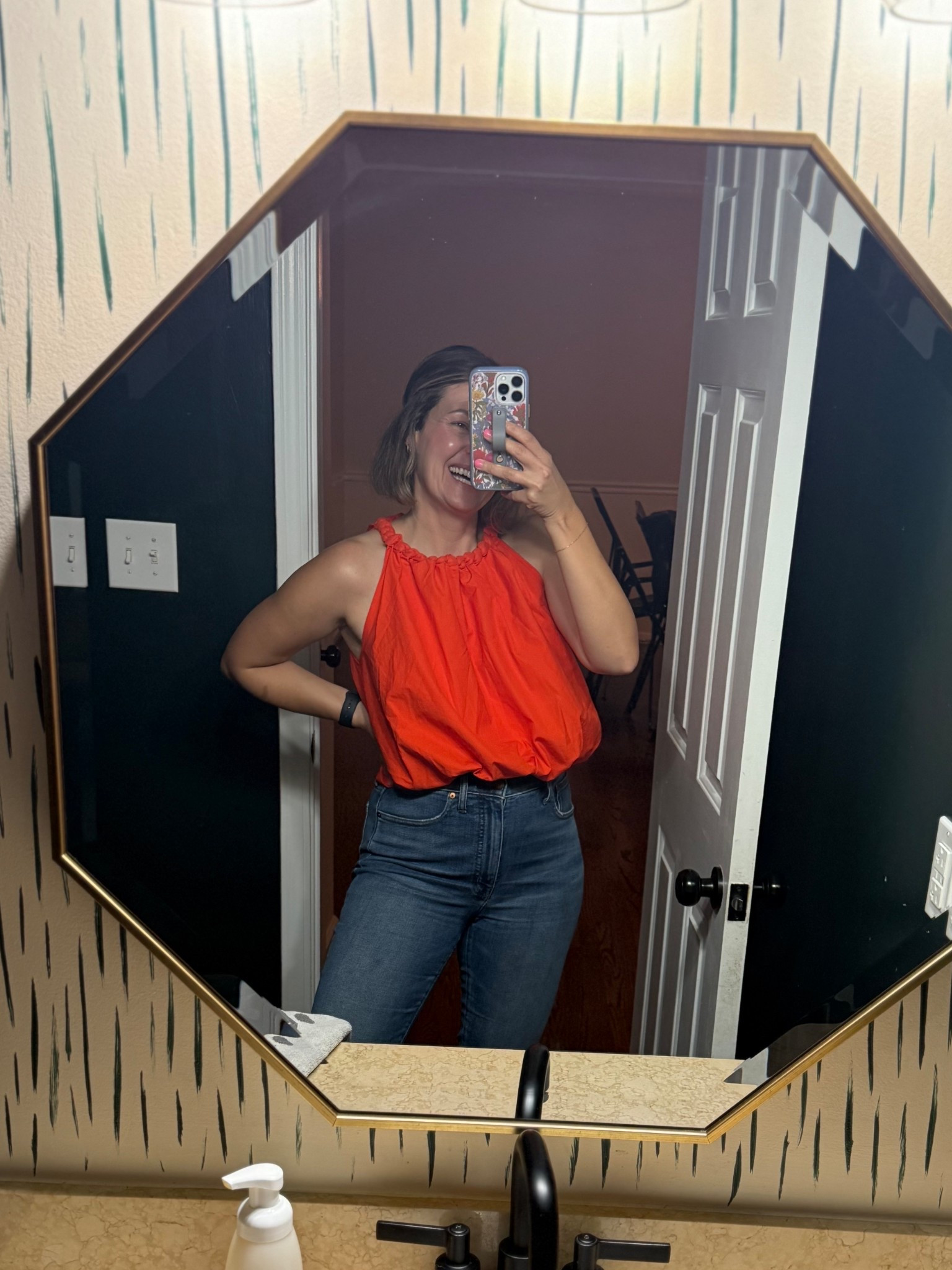 I’ve found THE perfect summer tank for you! Lightweight, no bra required and styled!! Run 🏃‍♀️ and snag it  