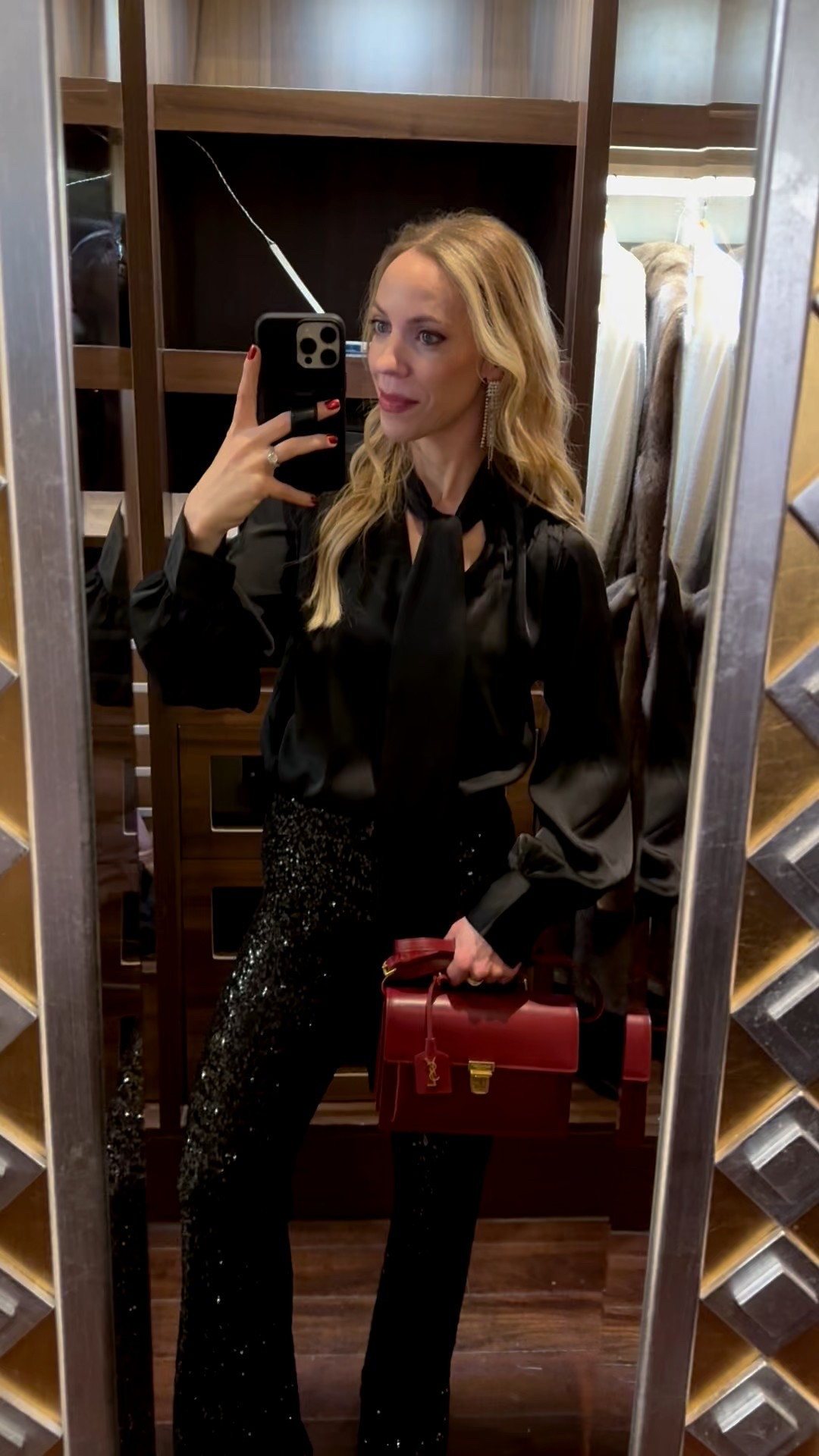 Sequin flare pants, New Year’s Eve outfit, date night look, all black holiday outfit

#LTKootd #LTKFindsUnder100 #LTKHoliday