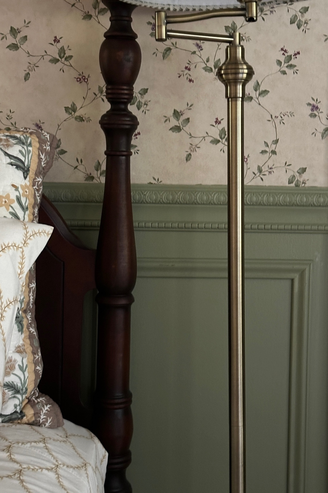 linking the trim used in this room! 