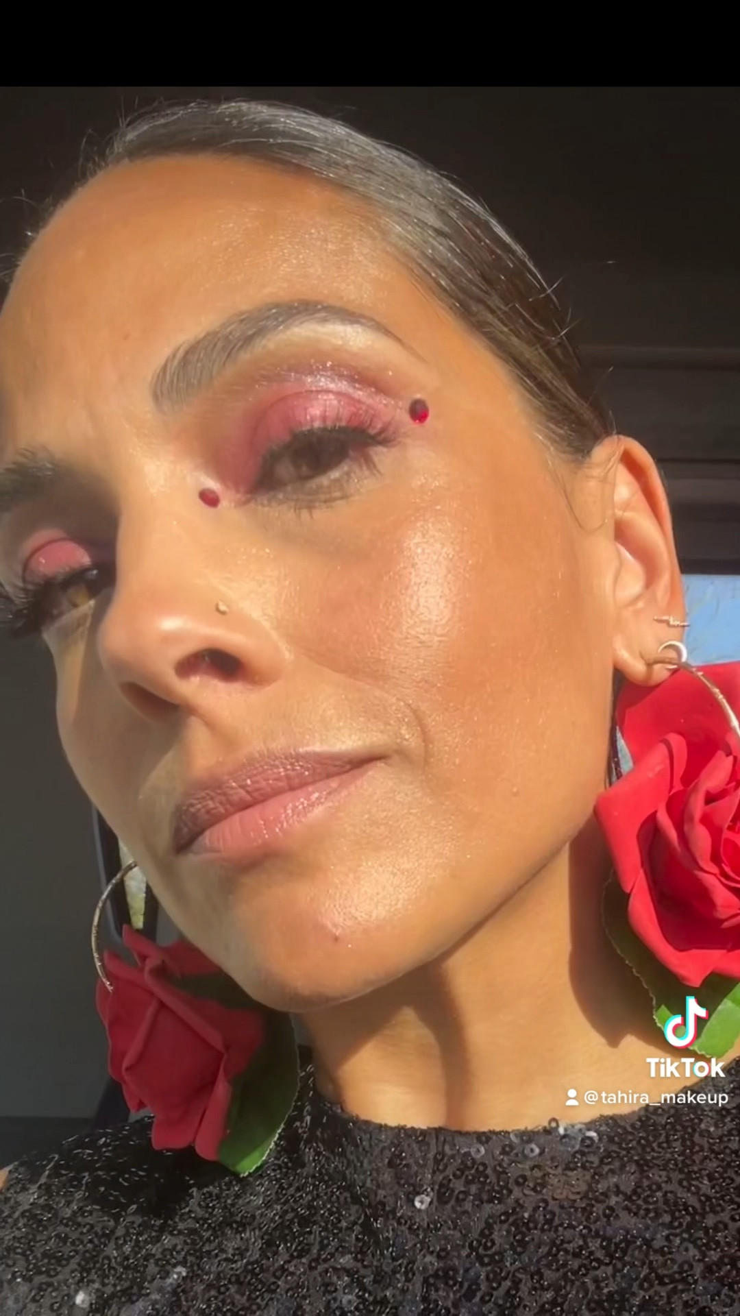 Super fun makeup look using some of my favourite Conscious Beauty Brands.

Follow the easy steps to create this Rose inspired eye - just pair it with a neutral lip so it doesn’t get too much!
Bright makeup
Festival makeup
Festival look 
Party makeup

#LTKeurope #LTKFestival #LTKbeauty