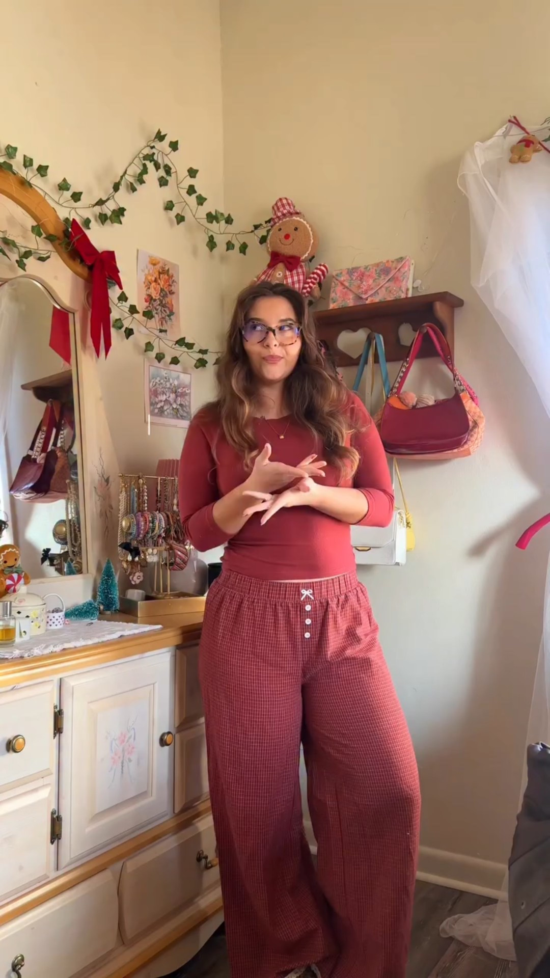 Your sign to recreating Pinterest outfits to spice up your style! 🤭🫶🏻
#outfitideas #outfitinspo #pinterestaesthetic #explorepage #pinterestoutfit #ootd #gdwm #explorepage #fashionstyle #winterfashion