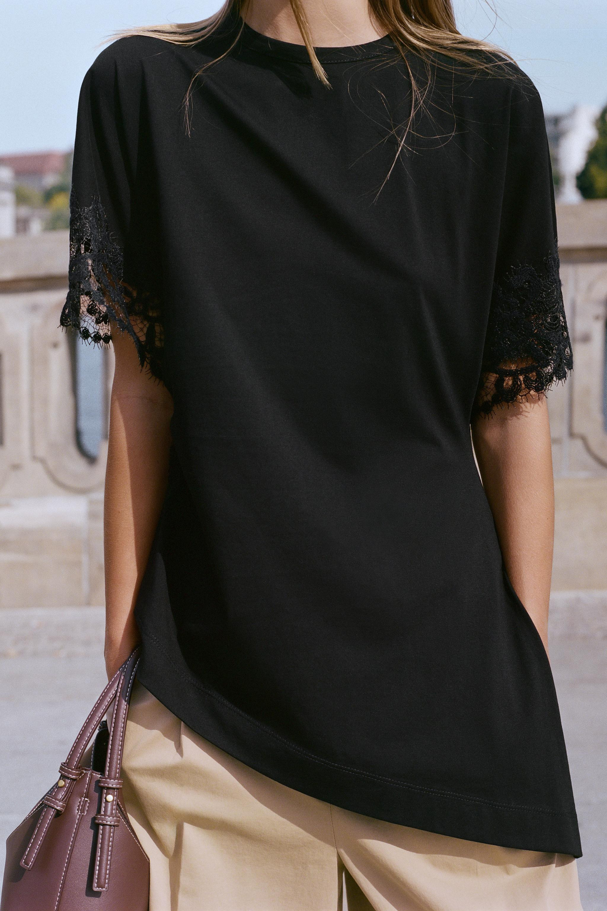 REGULAR FIT - ROUND NECK - REGULAR LENGTH - SHORT SLEEVET-shirt crafted from cotton yarn. Featuri... | Zara UK