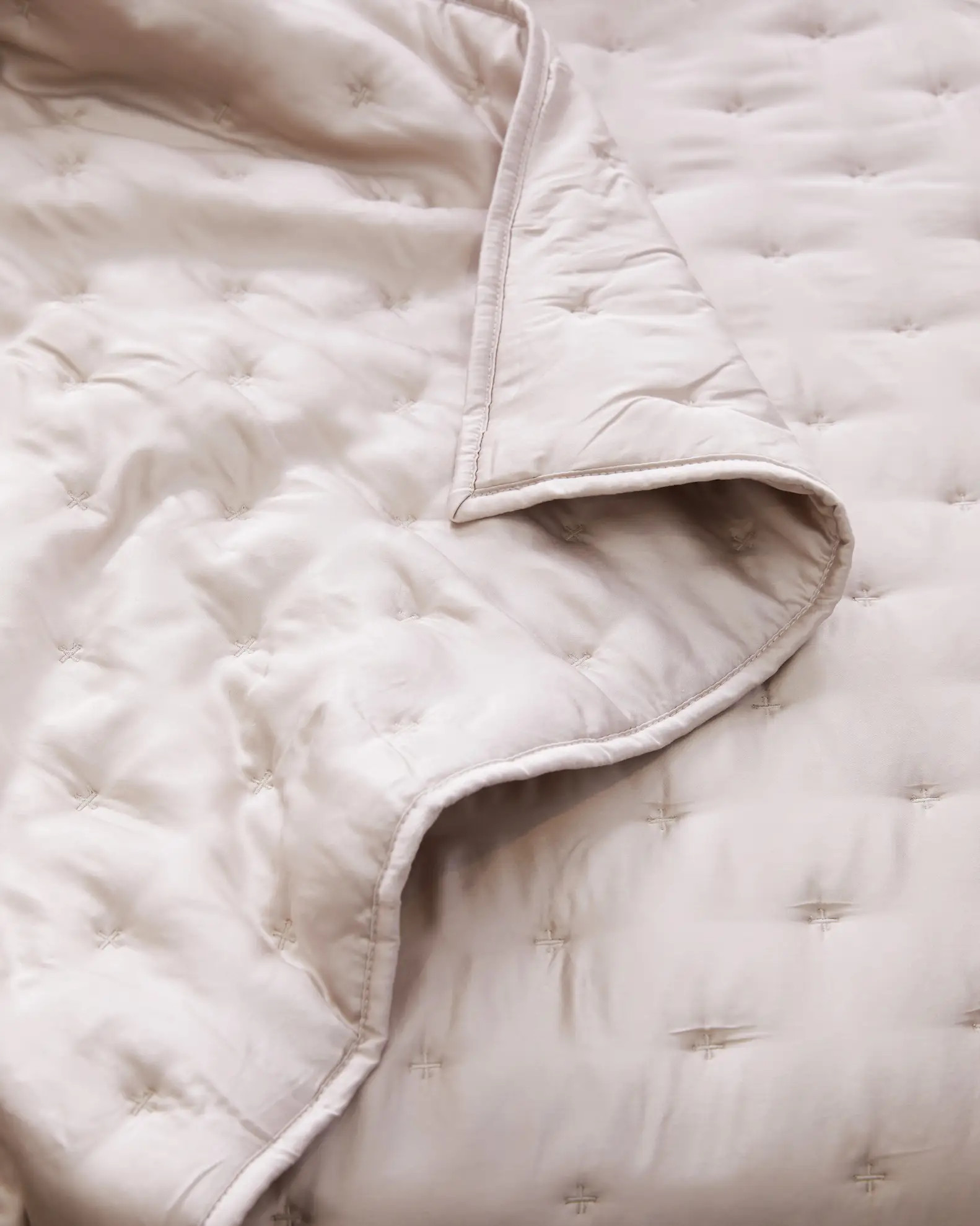 Organic Bamboo Viscose Quilt in Sand | Quince