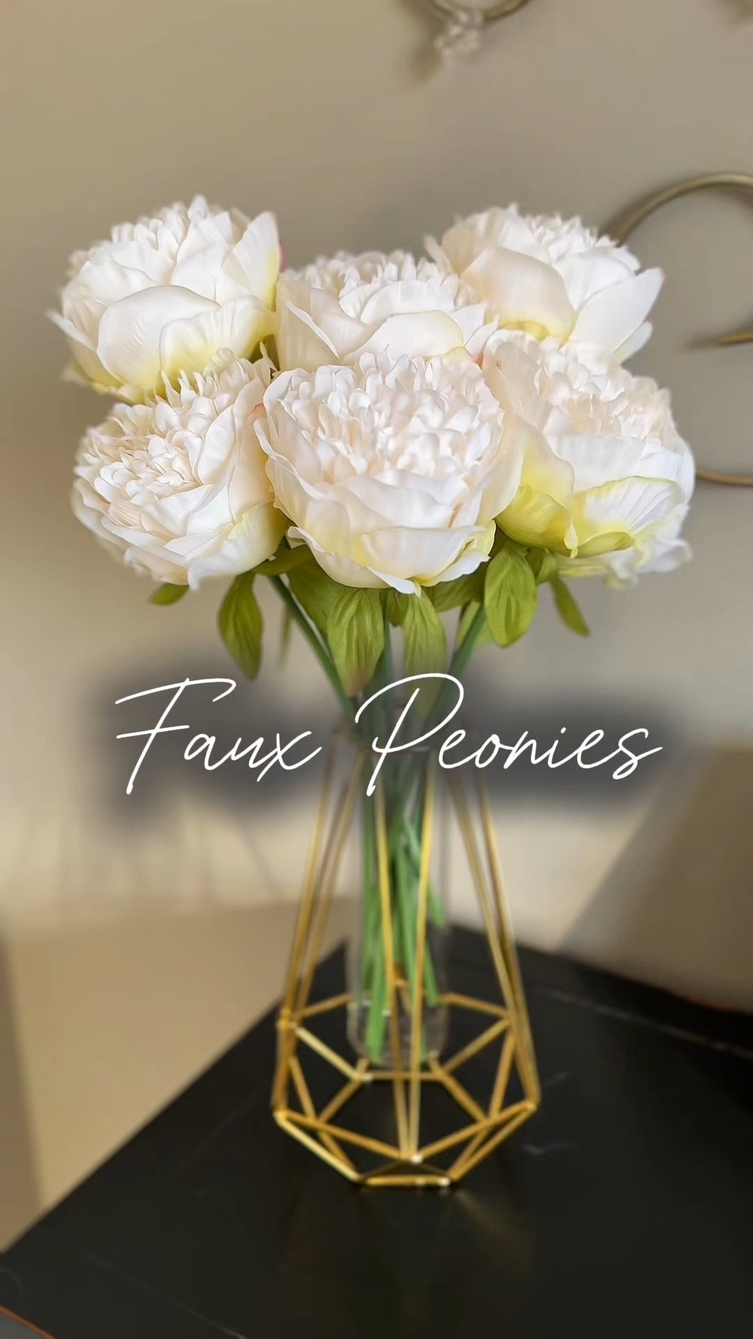 Faux peonies complement this gold test tube vase perfectly. Beautiful spring and summer decor. Maintenance free!

#amazonfinds #fauxflowers #goldvases #budgetdecor #peonies

Faux flowers, gold vases, test tube vases, faux peonies, faux floral arrangements 

#LTKFindsUnder50 #LTKHome