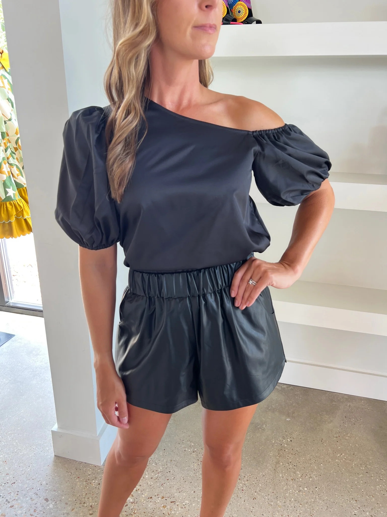 Black Leather Cailan Short | Amor lafayette