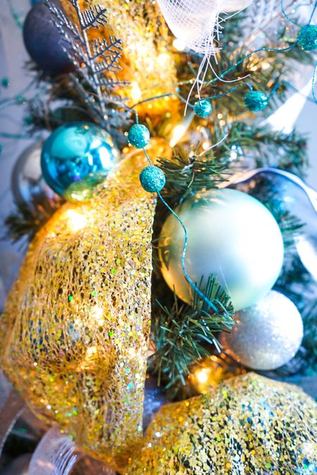 The Christmas tree in our bedroom is similar to the living room decor but on a standard green tree instead! Rounding up a few picks for it here  

#LTKHoliday #LTKhome #LTKSeasonal