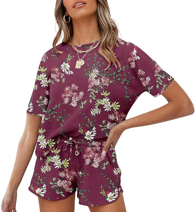 RISESUN Women's Waffle 2 Piece Loungewear Sets Short Drawstirng Pajamas Sets with Pockets | Amazon (US)