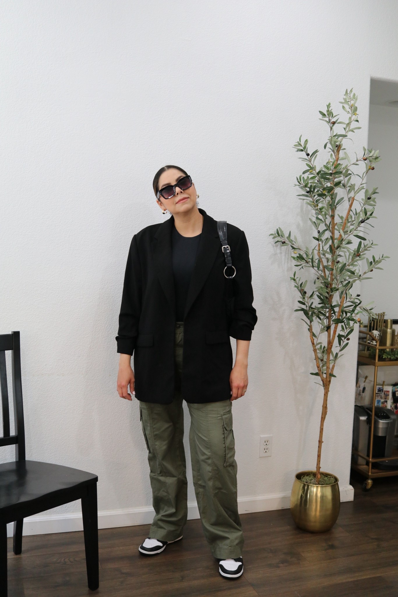 Chic way to style cargo pants for fall fashionn

#LTKSaleAlert #LTKShoeCrush #LTKStyleTip
