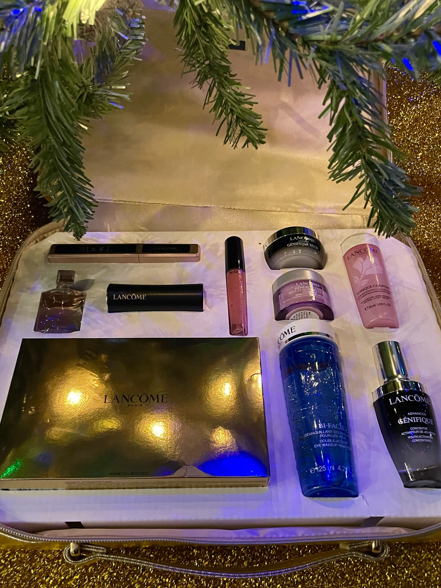 Gift set from Lancôme 

#LTKSeasonal #LTKGiftGuide #LTKsalealert