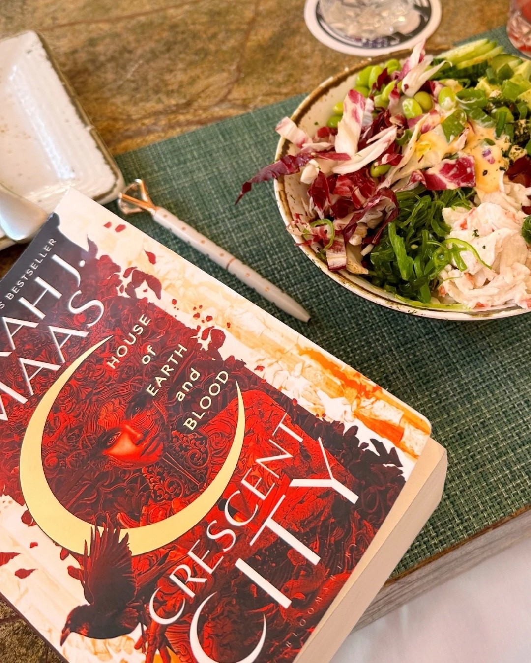 I LOVE Crescent City!! #booktok #books #reading #fantasy #fantasybooks #sjmaasbooks #crescentcity 