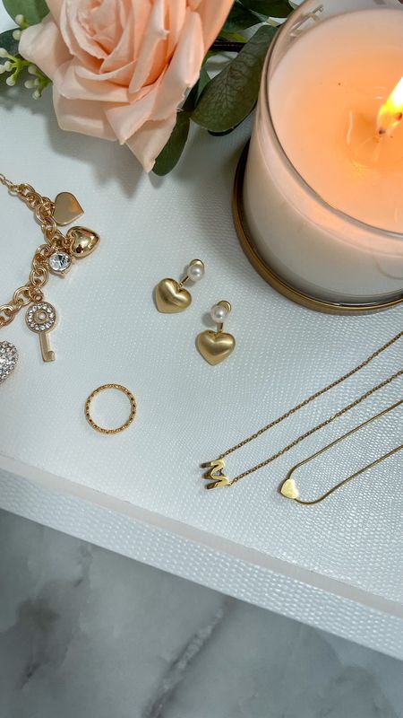A round up of all my recent Valentine’s jewelry finds. Fashion accessories are such easy ways to be festive for Valentine’s Day without breaking the bank. All these jewelry pieces are Amazon finds!


#LTKGiftGuide #LTKstyletip #LTKfindsunder50