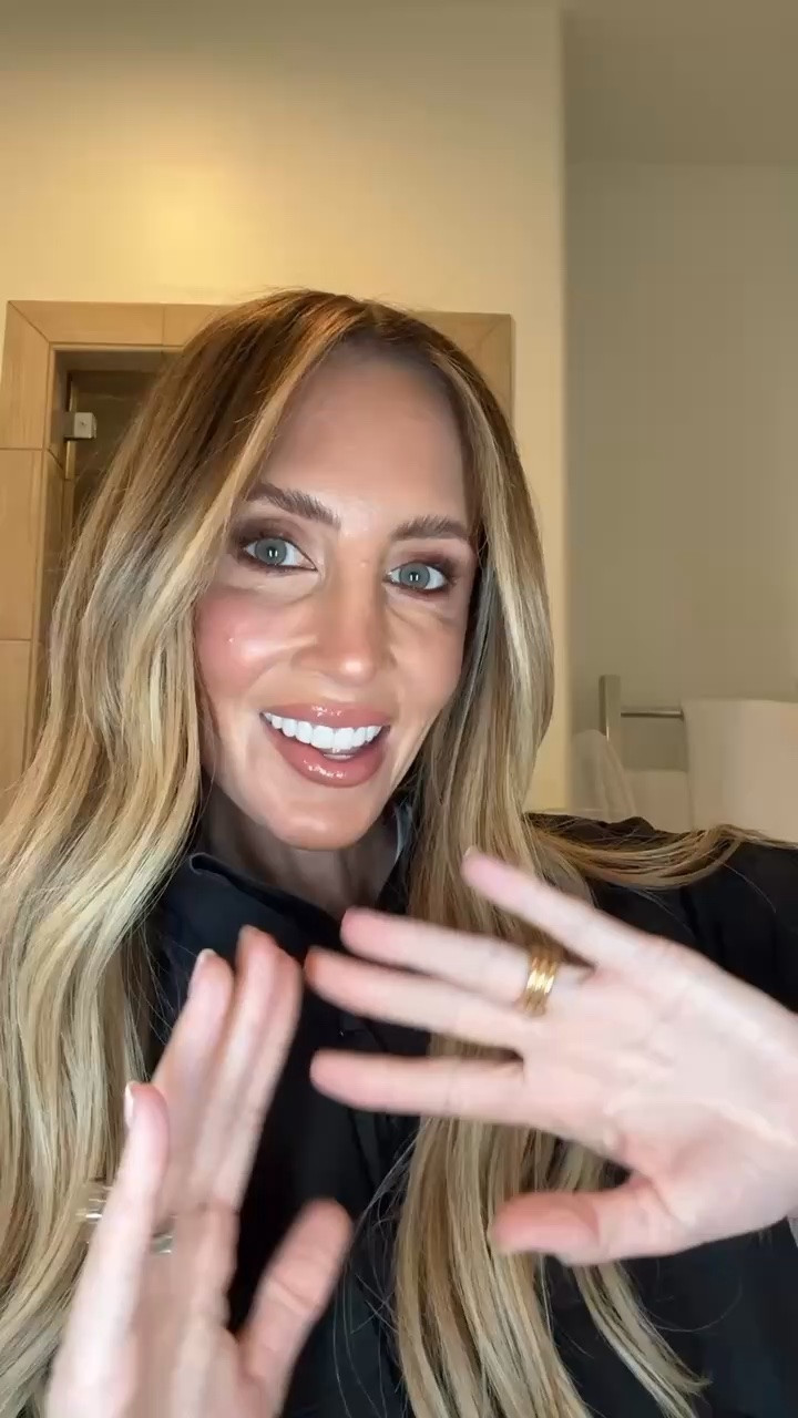 Going over all the things I’ve been loving lately, rapid fire edition!

blush shade - just enough