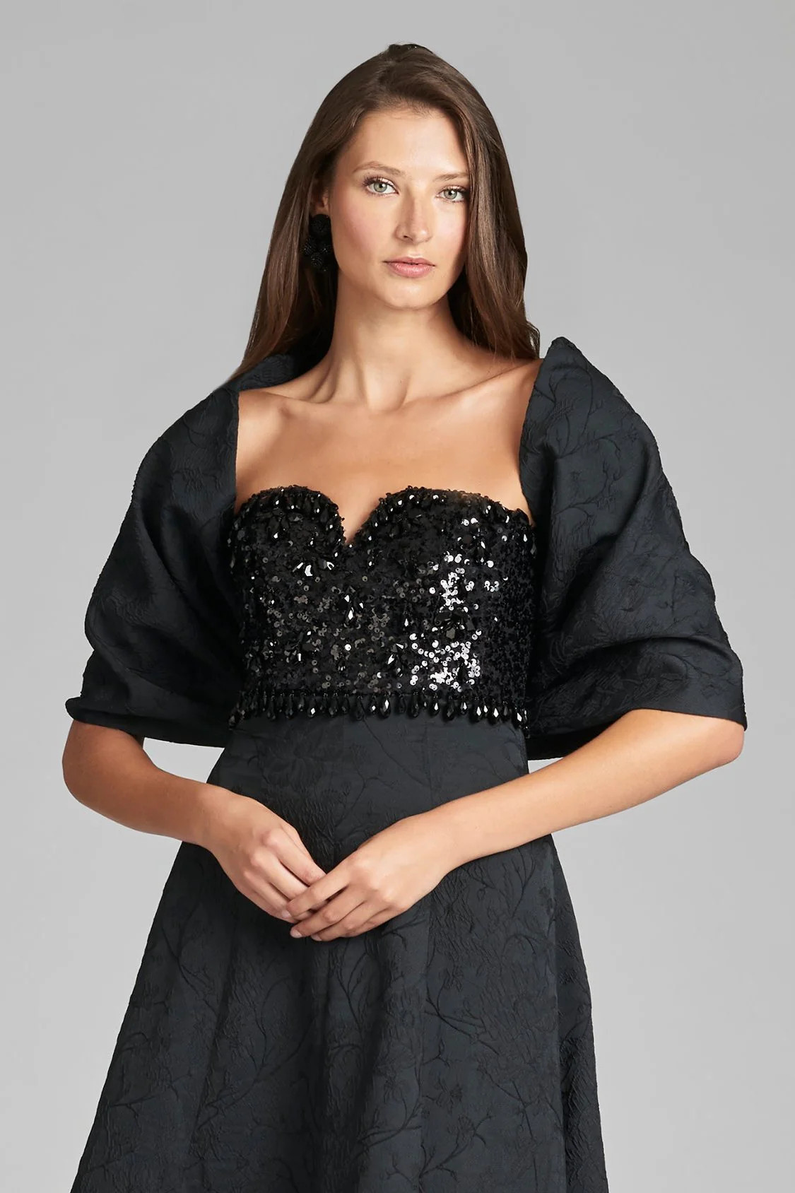 THE HUG SHAWL - BLACK JACQUARD CLOQUE | Sachin and Babi