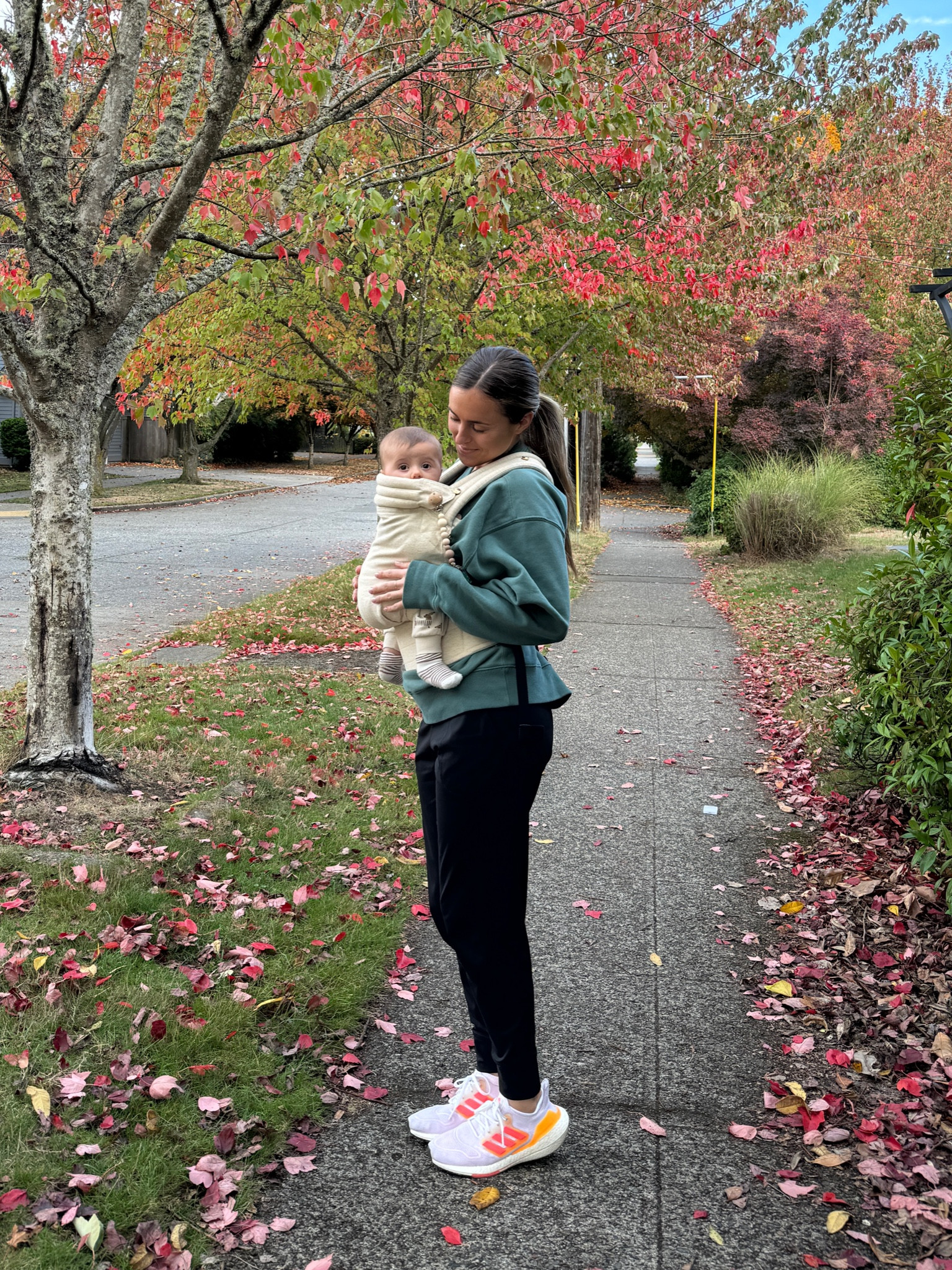 Best comfy joggers. Wearing size medium. Size small crewneck. Artipoppe baby carrier, adidas ultraboost shoes run true to size