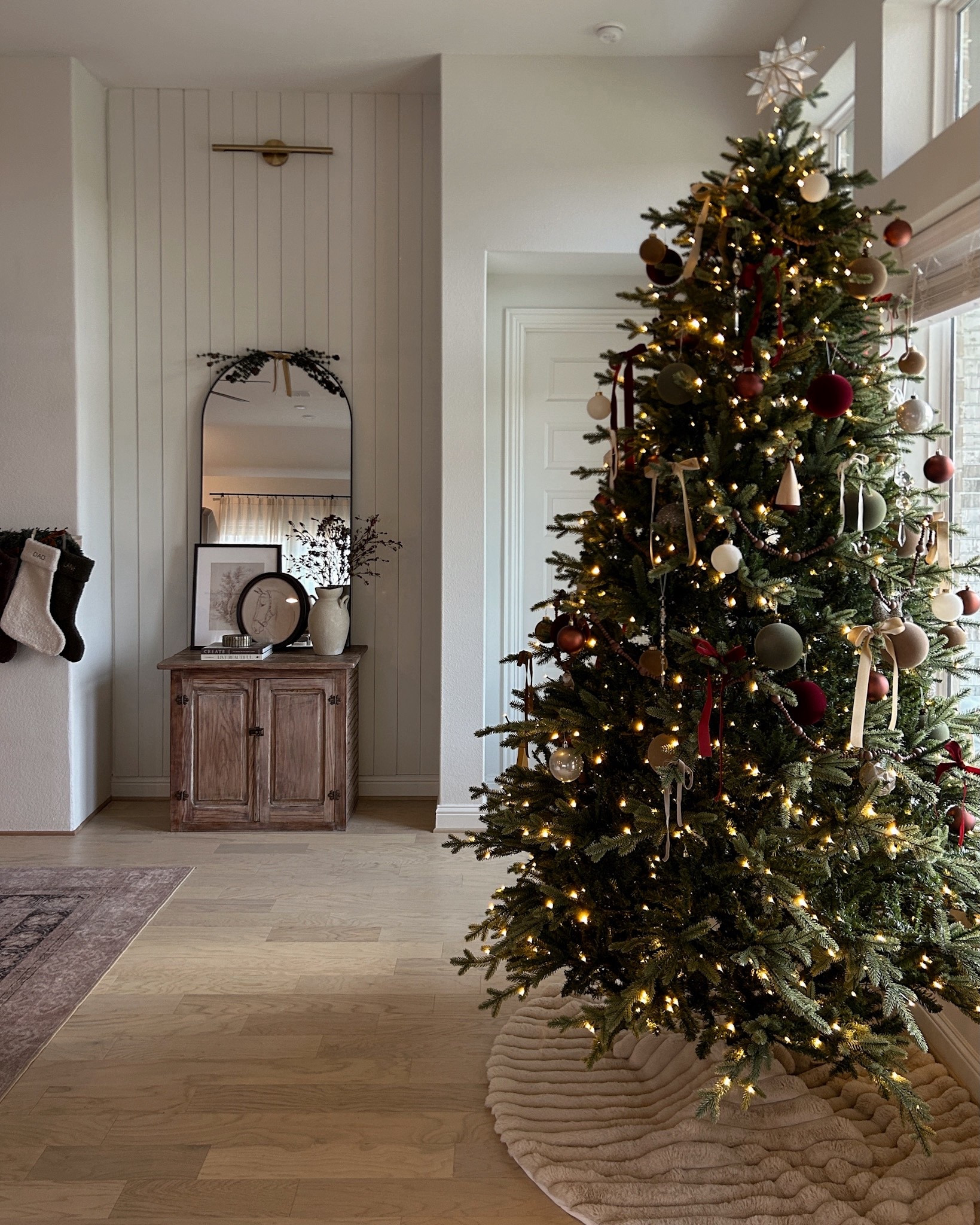 Happy December 1st 🎄🎁🎅🏼🥂✨

#christmasdecor #december1st #cozychristmas #amazonchristmas #christmasathome 

#LTKHome #LTKHoliday #LTKFindsUnder100