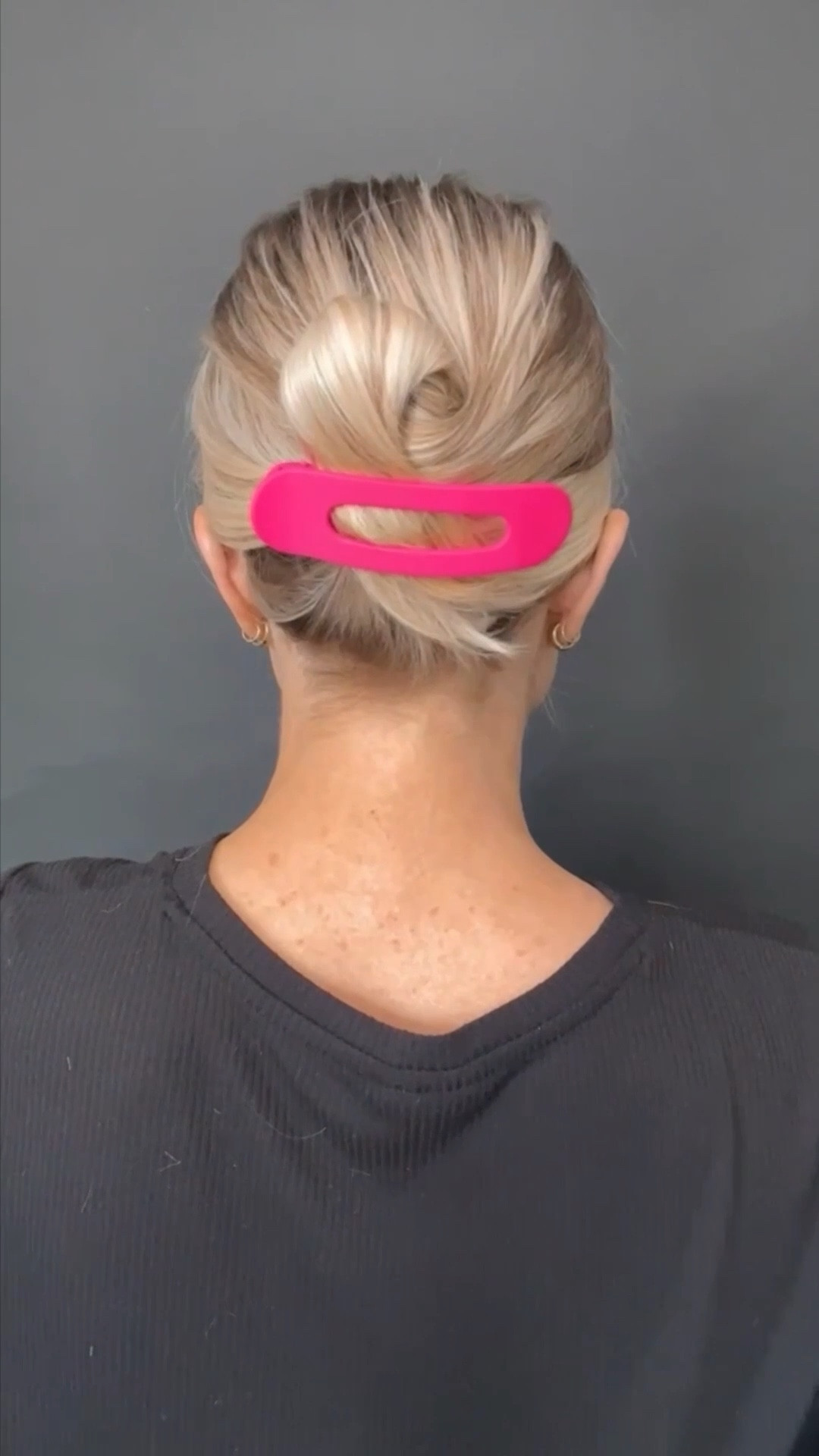 claw clip hairstyle — use code SAMANTHASBEAUTYCONFESSIONS to save on kitsch products! 

#LTKVideo #LTKU #LTKfindsunder50