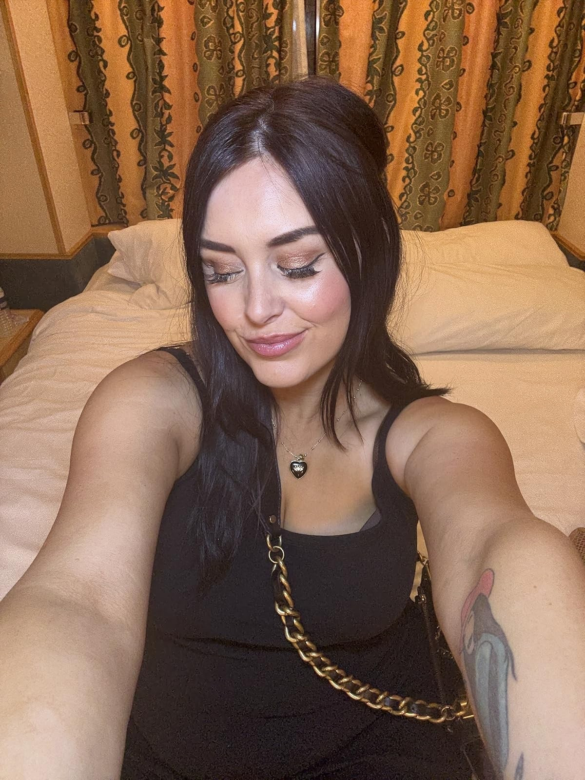 One of my favourite makeup looks! 

Amazon beauty, neutral eyeshadow, makeup routine, winged eyeliner, affordable beauty, lip tint 

#LTKbeauty